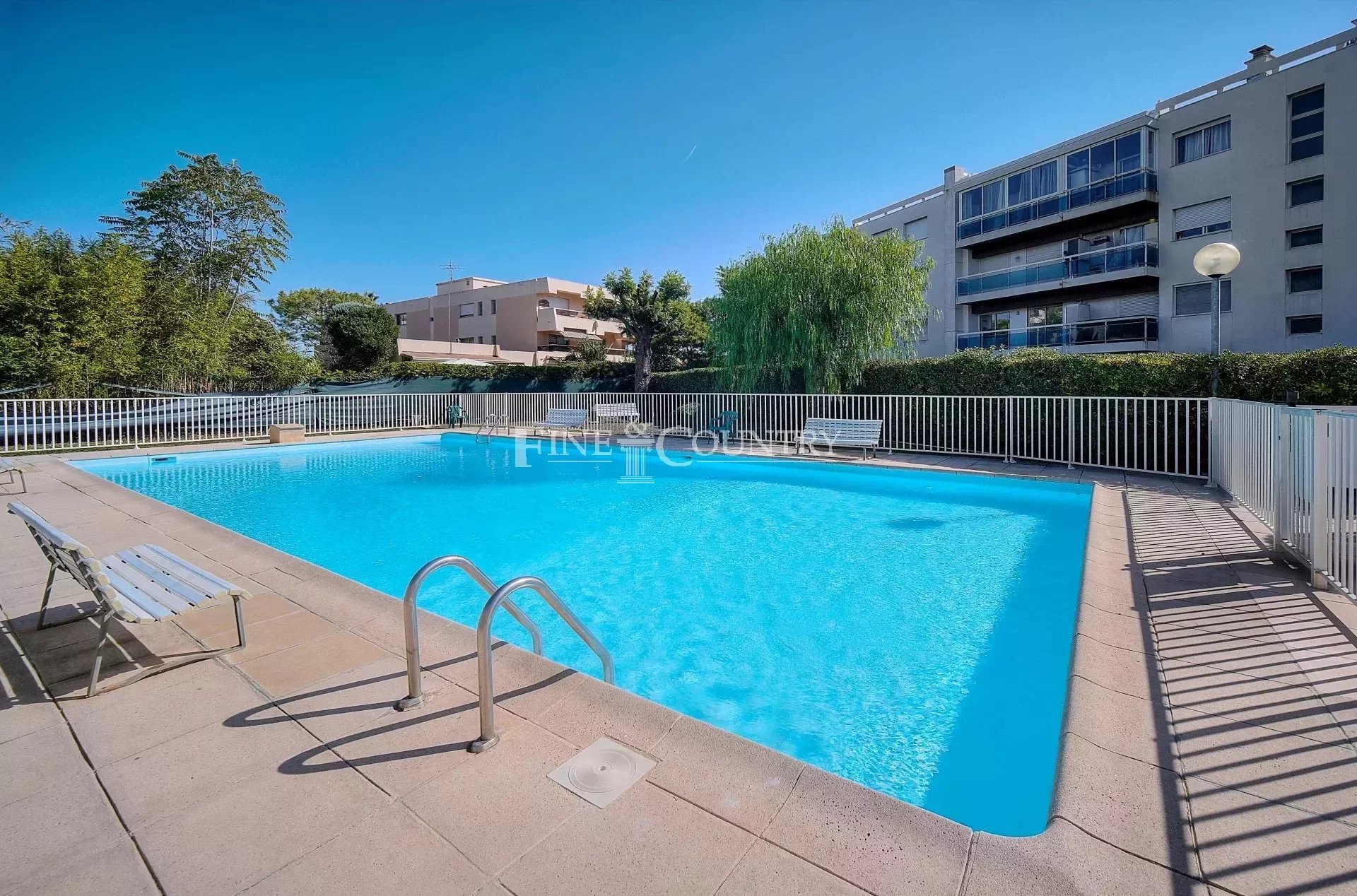 Apartment for sale in Cagnes-sur-mer, beach