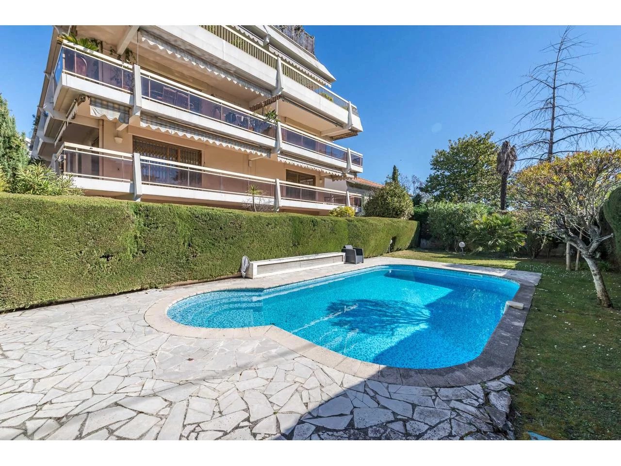 Nice Cimiez 3 pièces 80m² rénové résidence avec piscine