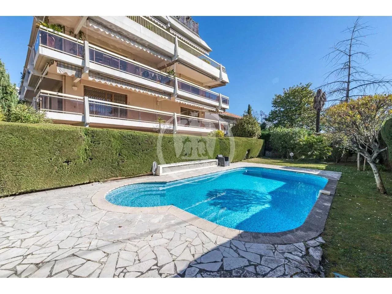 Nice Cimiez 3 pièces 80m² rénové résidence avec piscine