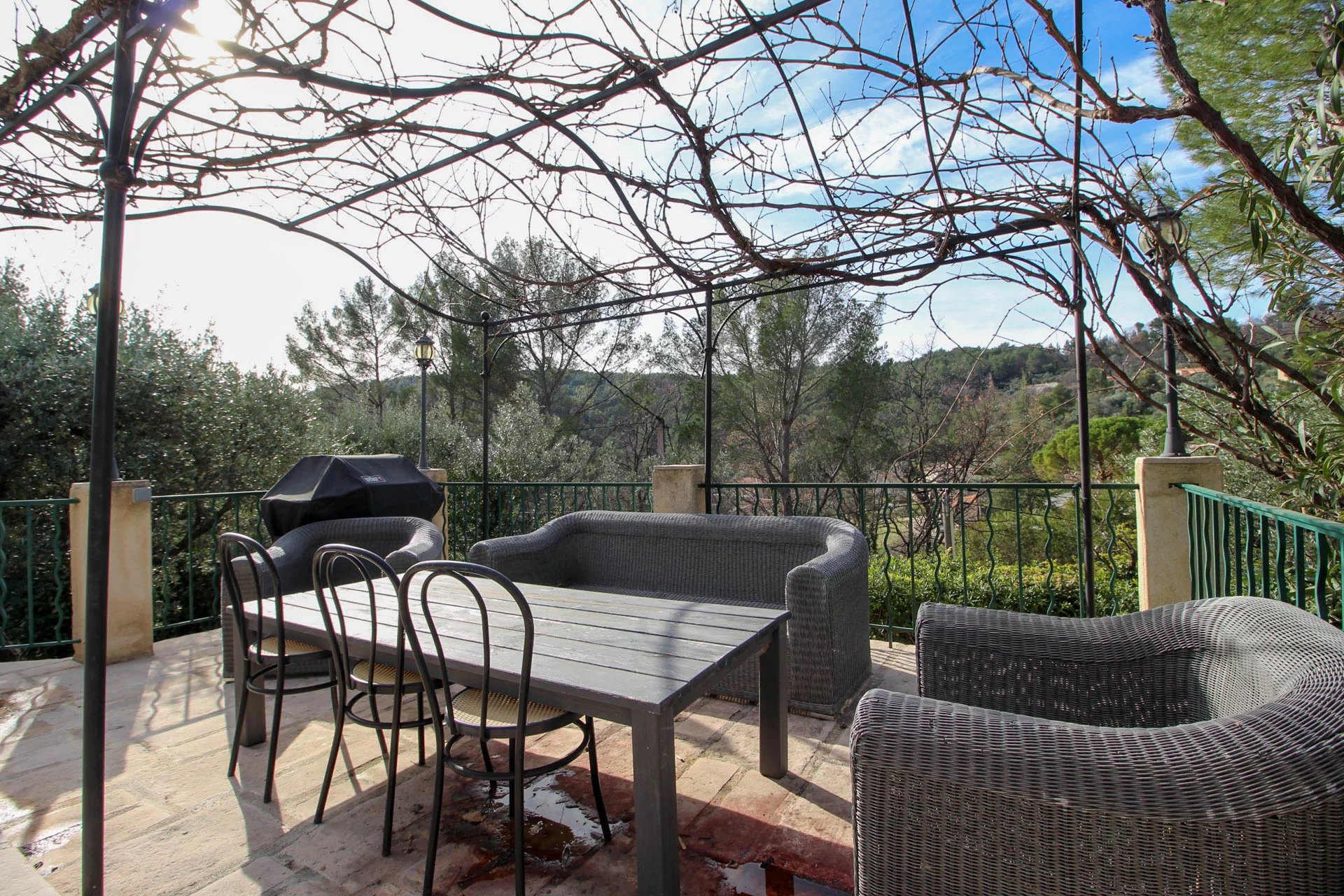 Charming villa with view and pool - Seillans
