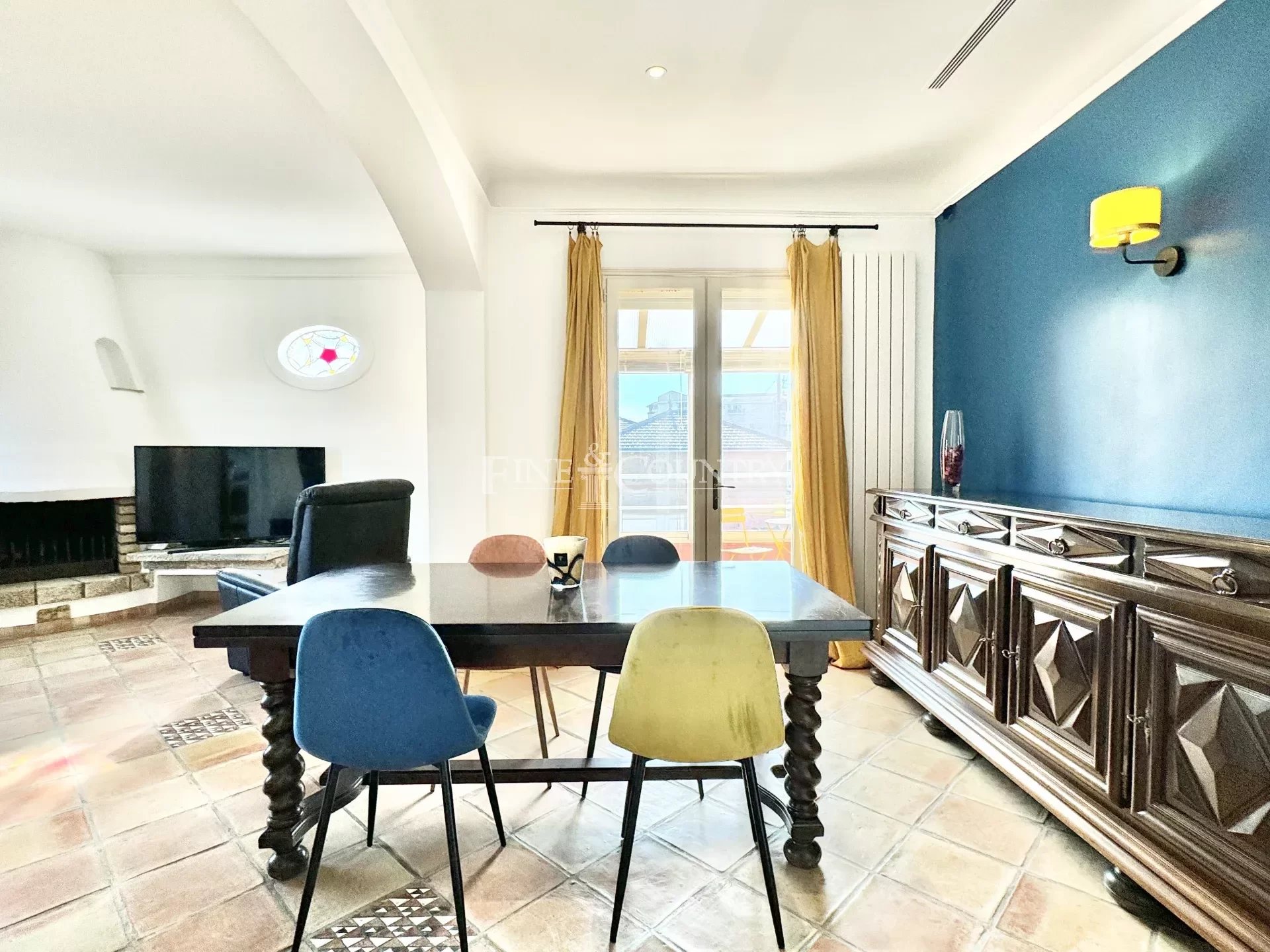 Villa for sale in Cannes-La-Bocca Accommodation in Cannes