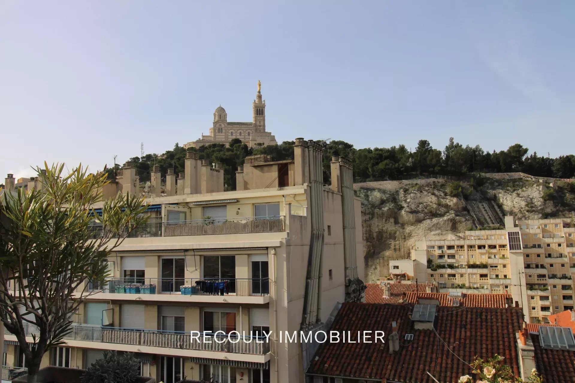 Vente Appartement 76m² 3 Pièces à Marseille (13006) - Recouly Immobilier