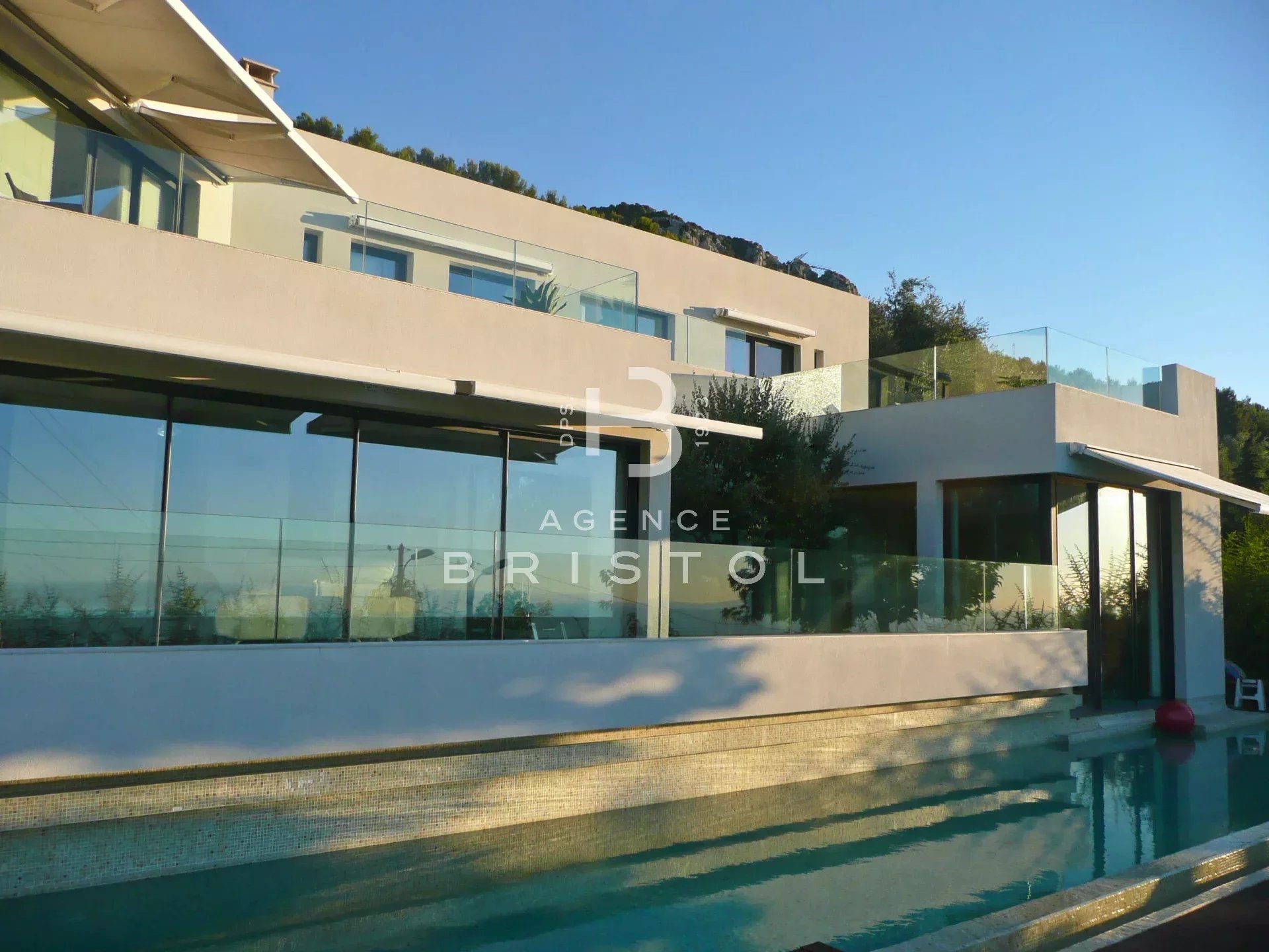 Villa à La Turbie - Proche Monaco - Vue Mer- Acheter et Vendre avec l'Agence Bristol