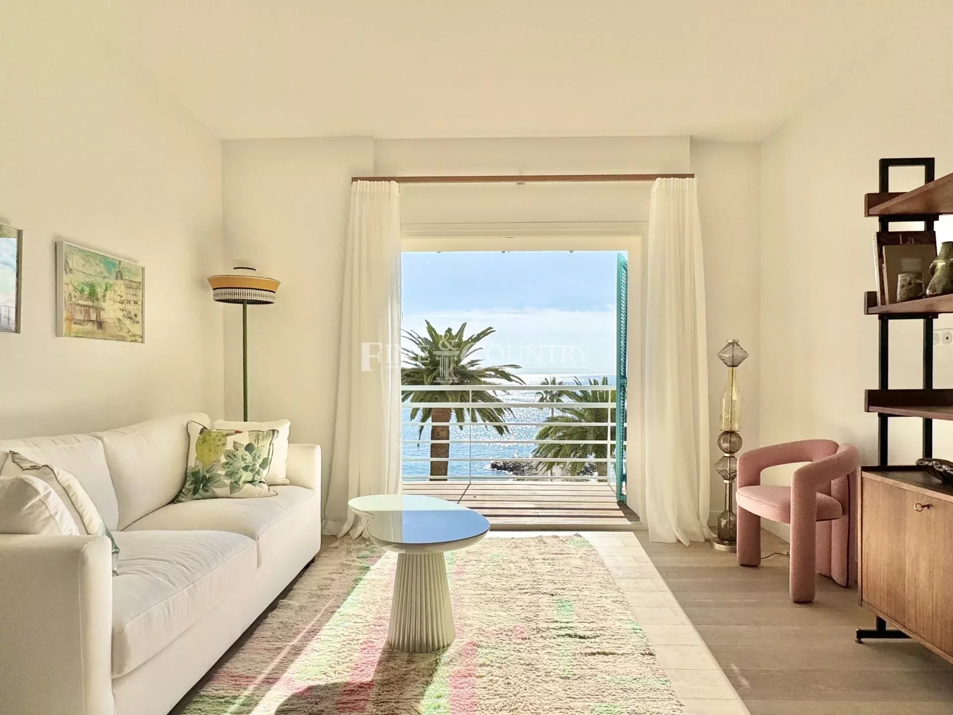 Seafront Apartment For Sale in Cannes Accommodation in Cannes