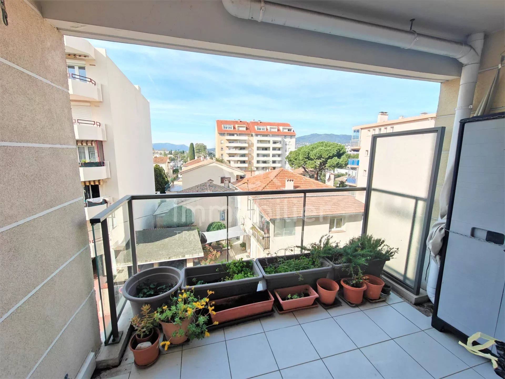 Vente Appartement 67m² 3 Pièces à Cannes la Bocca (06150) - Ccr Immobilier