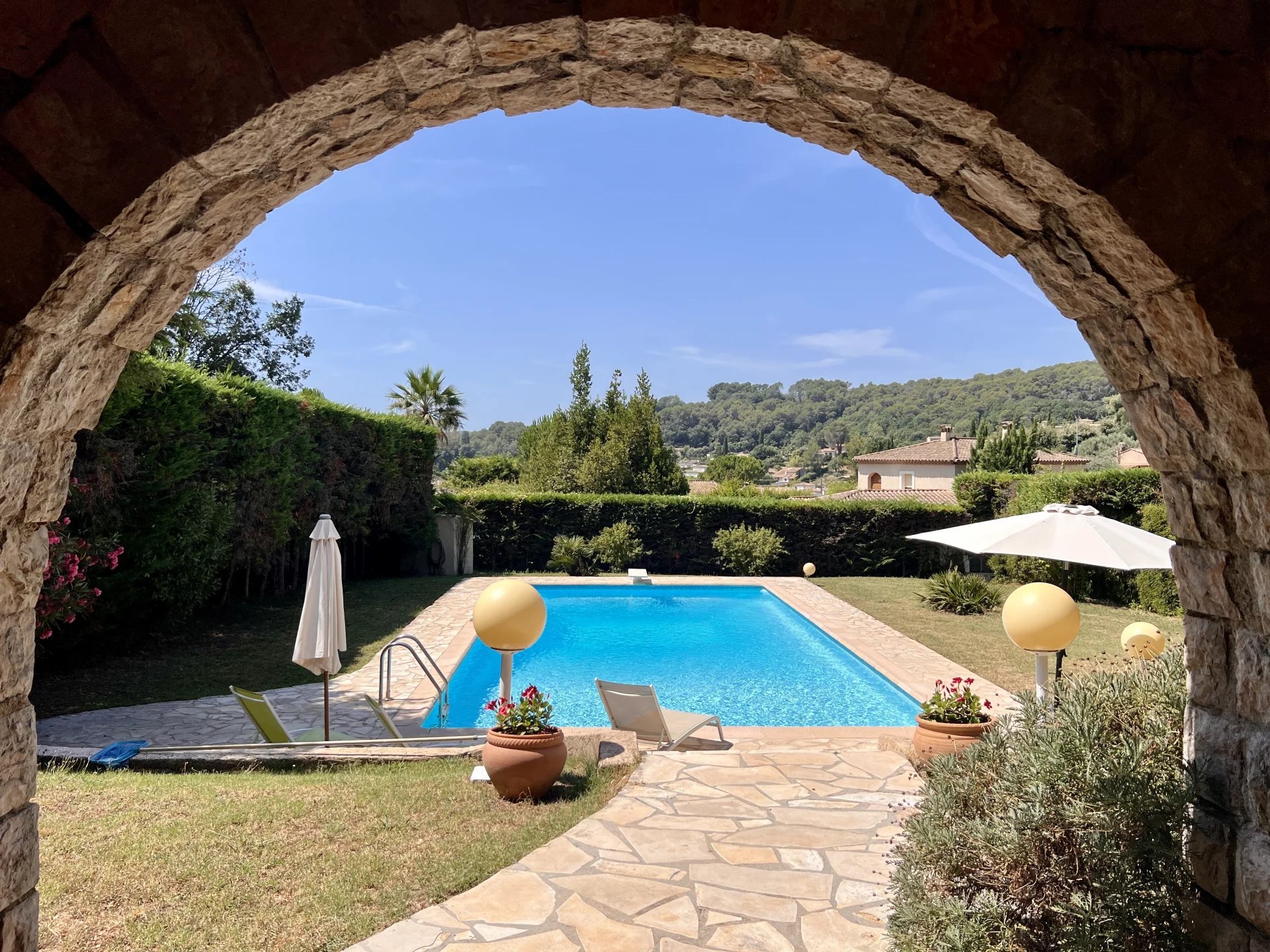 La Colle sur Loup 7-room Provençal villa with swimming pool €1,190,000