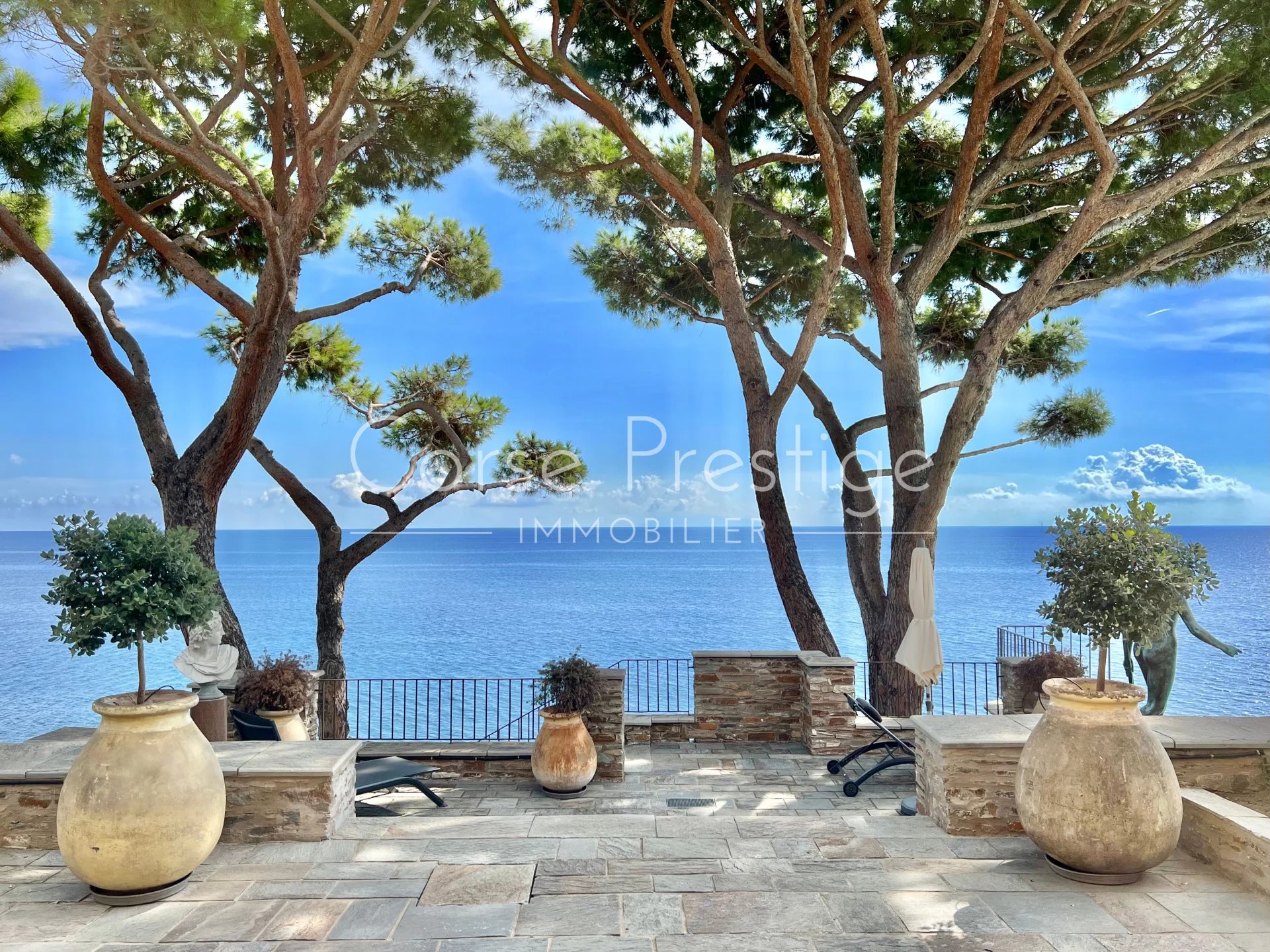 mansion for sale - access to the sea by foot - cap corse image3