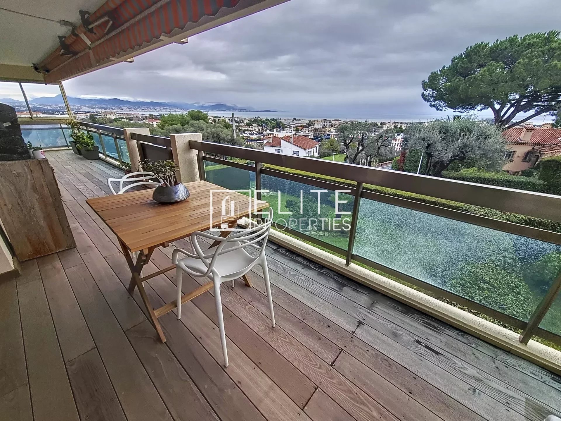 4 ROOMS APARTMENT 91m² SEA VIEW ANTIBES