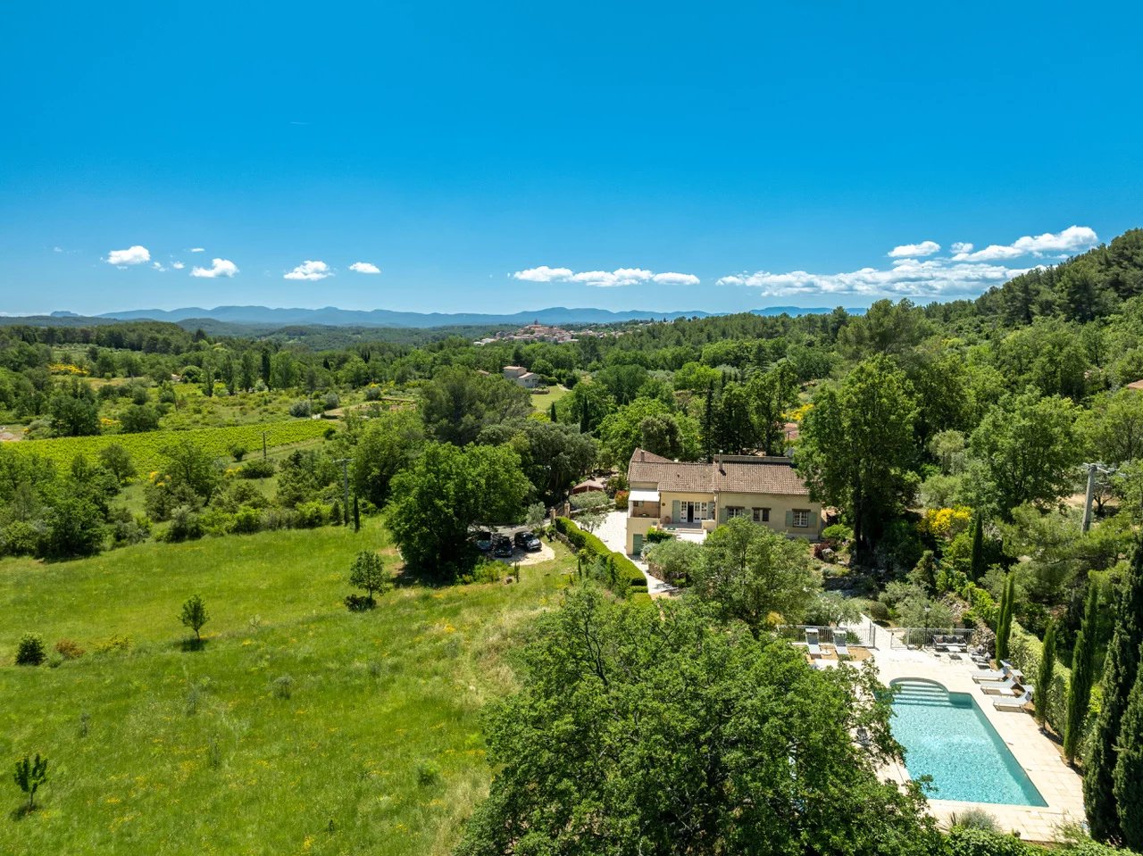 Mooie villa met uitzicht, prachtig terrein, rust en ruimte!