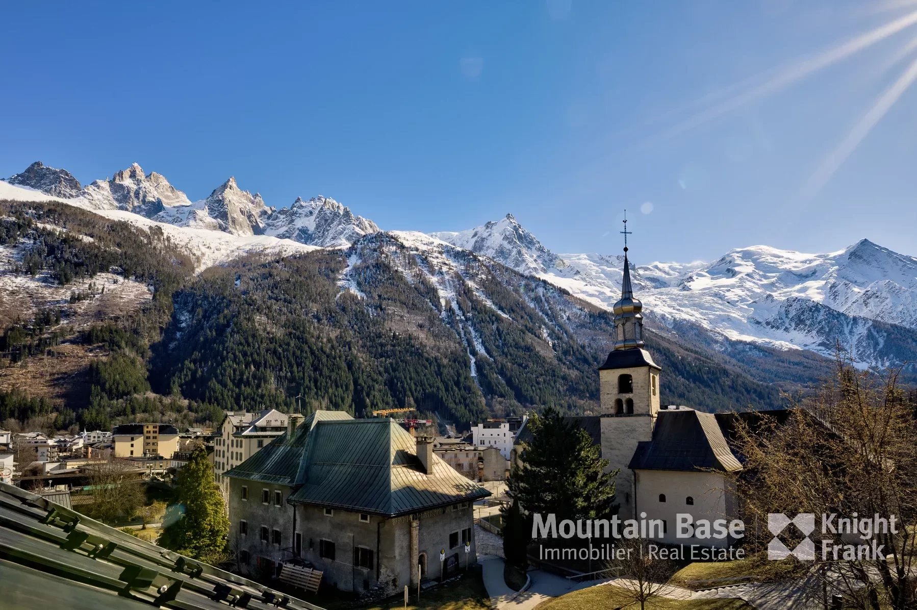 Hyper-central 2-bedroom apartment with mezzanine in Chamonix Accommodation in Chamonix