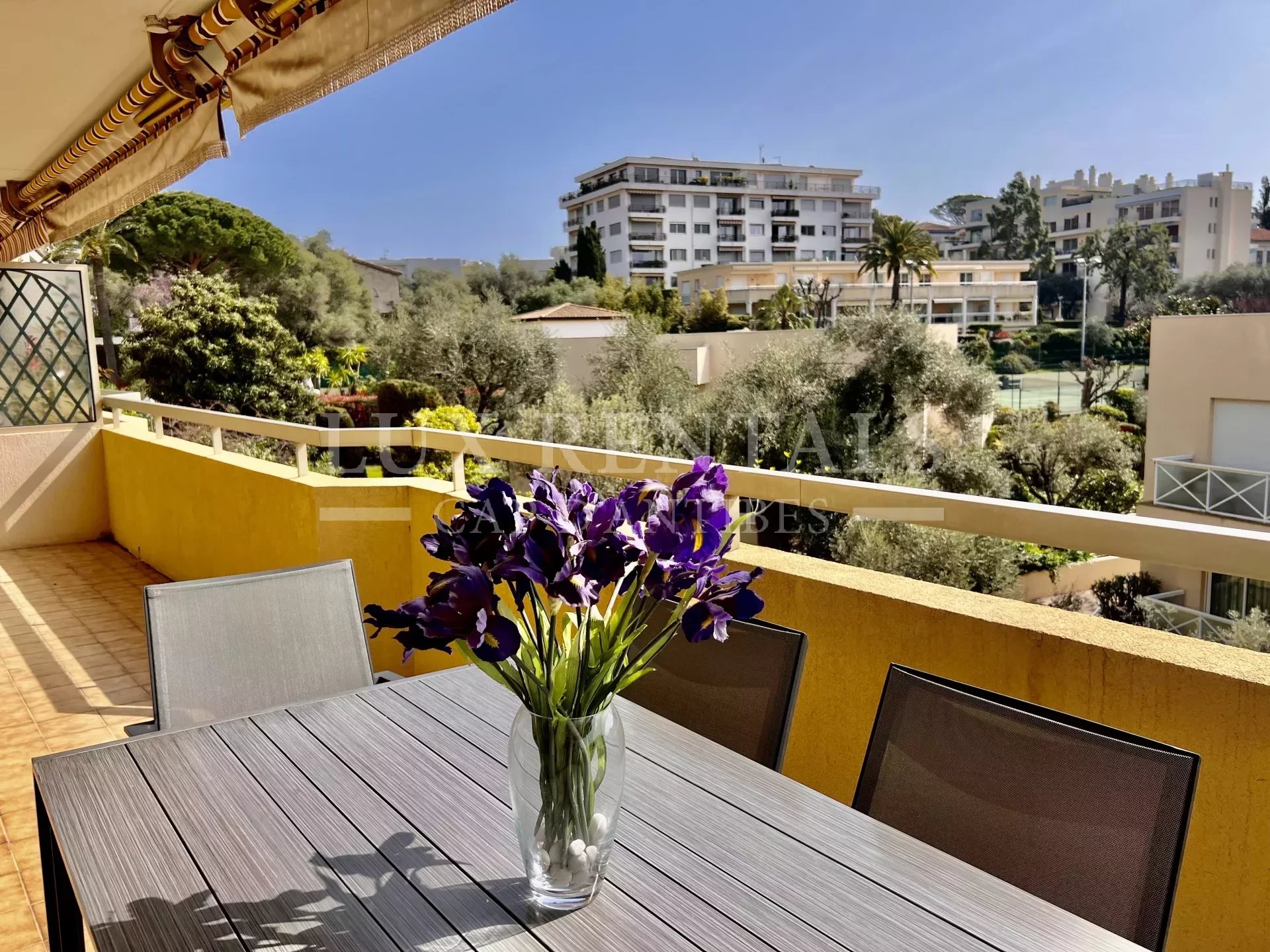 Seasonal rental Apartment - Antibes Cap-d'Antibes
