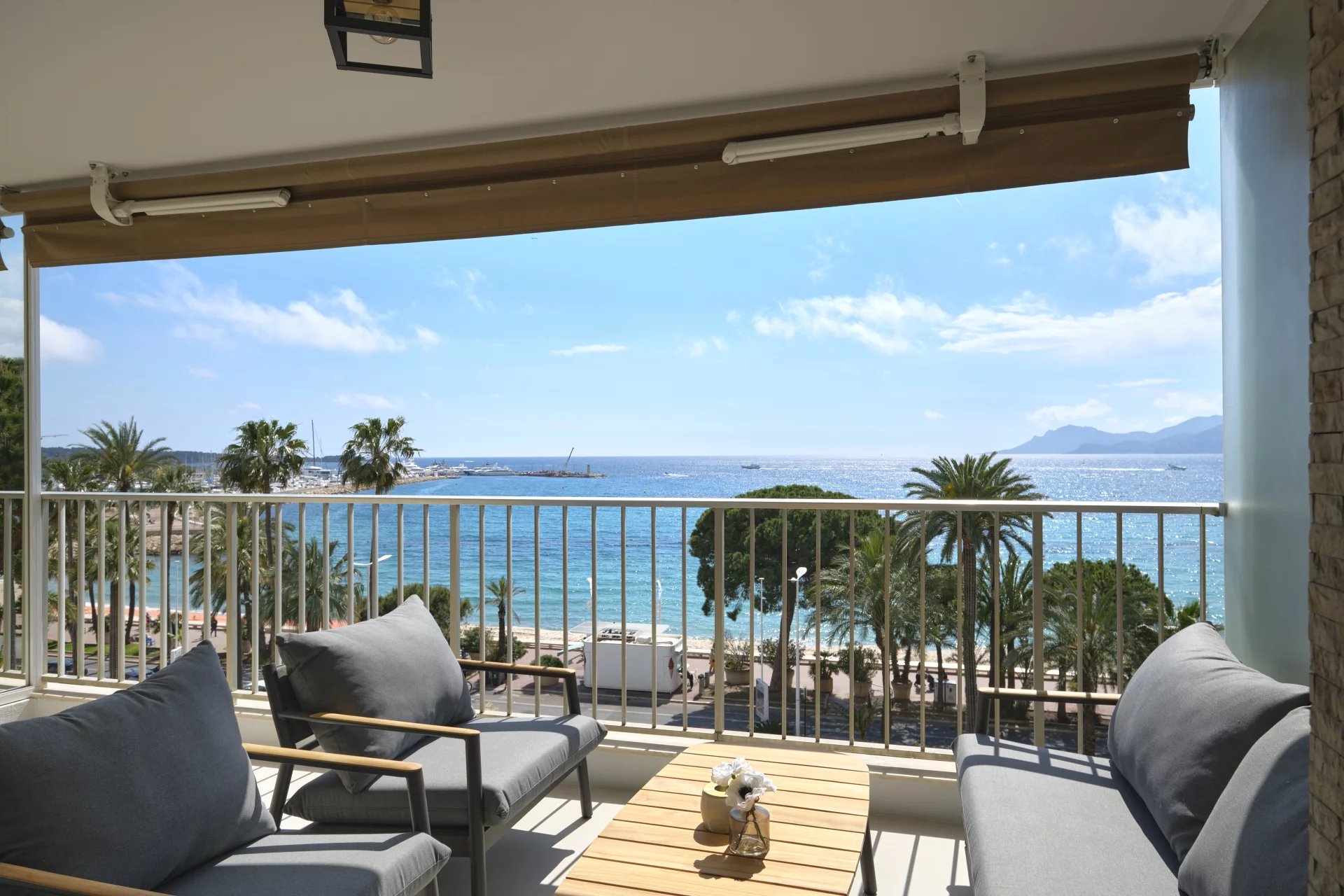 Vente Appartement 70m² 3 Pièces à Cannes (06400) - D-Immo Cannes