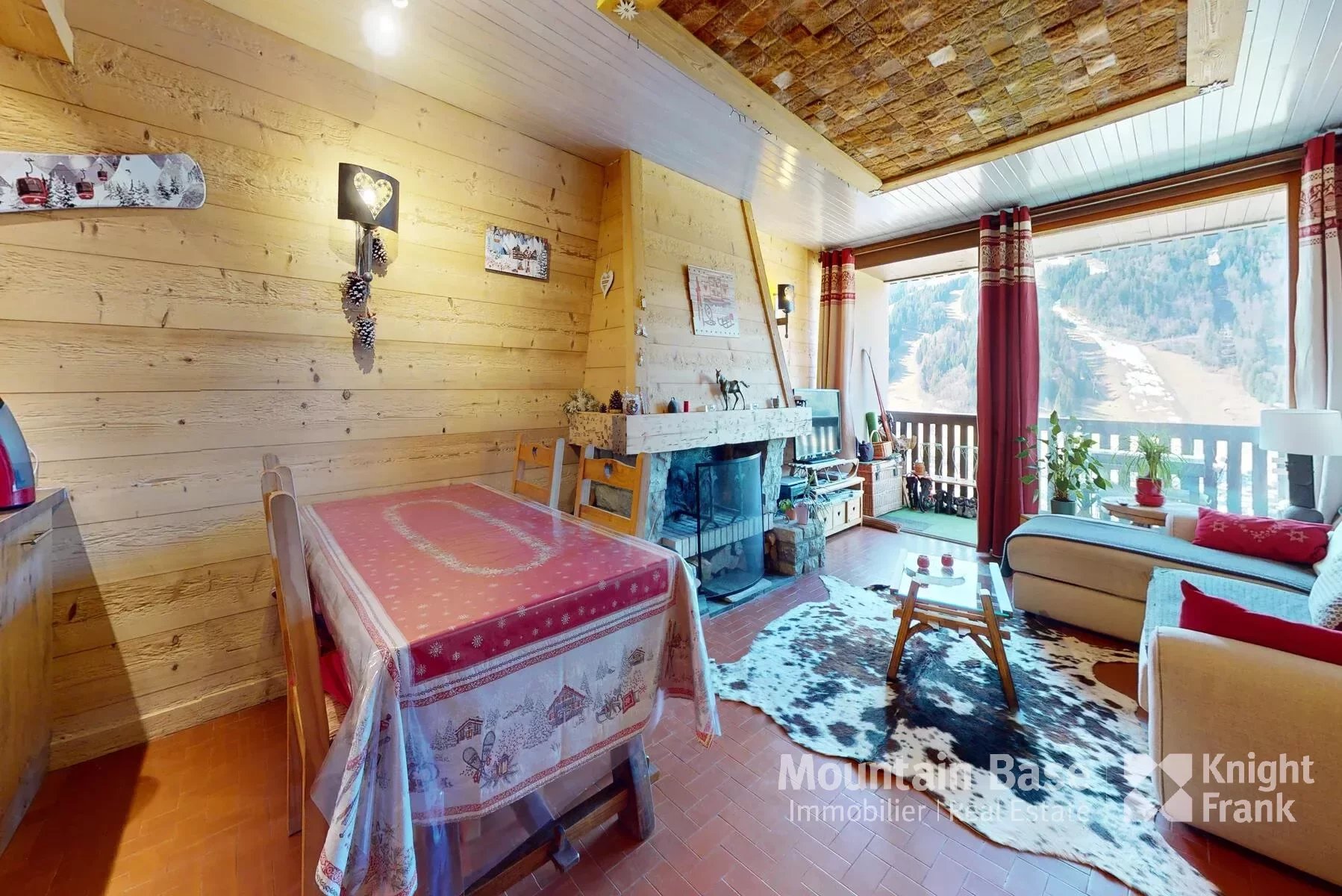 Photo of 1 bedroom + large cabin apartment with shared pool in Morzine