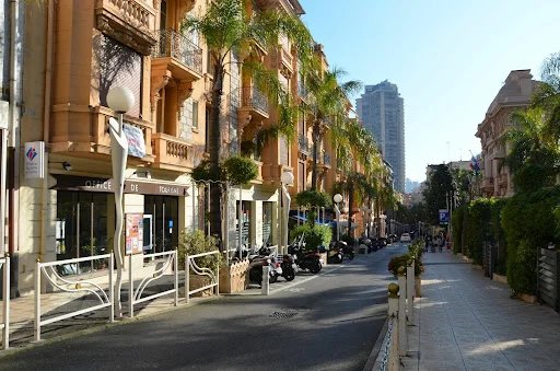 Fond de commerce en plein centre de Beausoleil