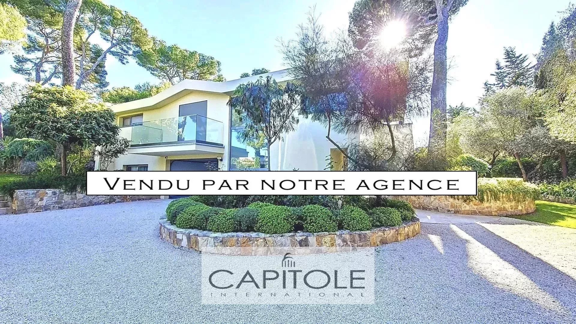 Vente Maison 285m² 5 Pièces à Antibes (06160) - Capitole Cannes