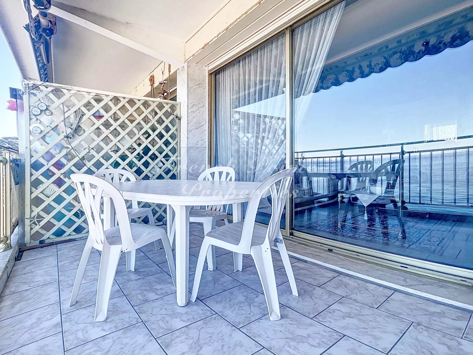 annonce Ventes Antibes- Salis, spacieux appartement 2 pièces traversant 62 m², terrasse vue mer, cave, parking, plages