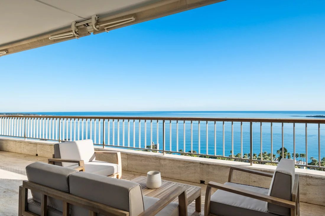 CANNES CALIFORNIE  : PANORAMIC SEA VIEW/ 3P 91M² WITH 15M² TERRACE