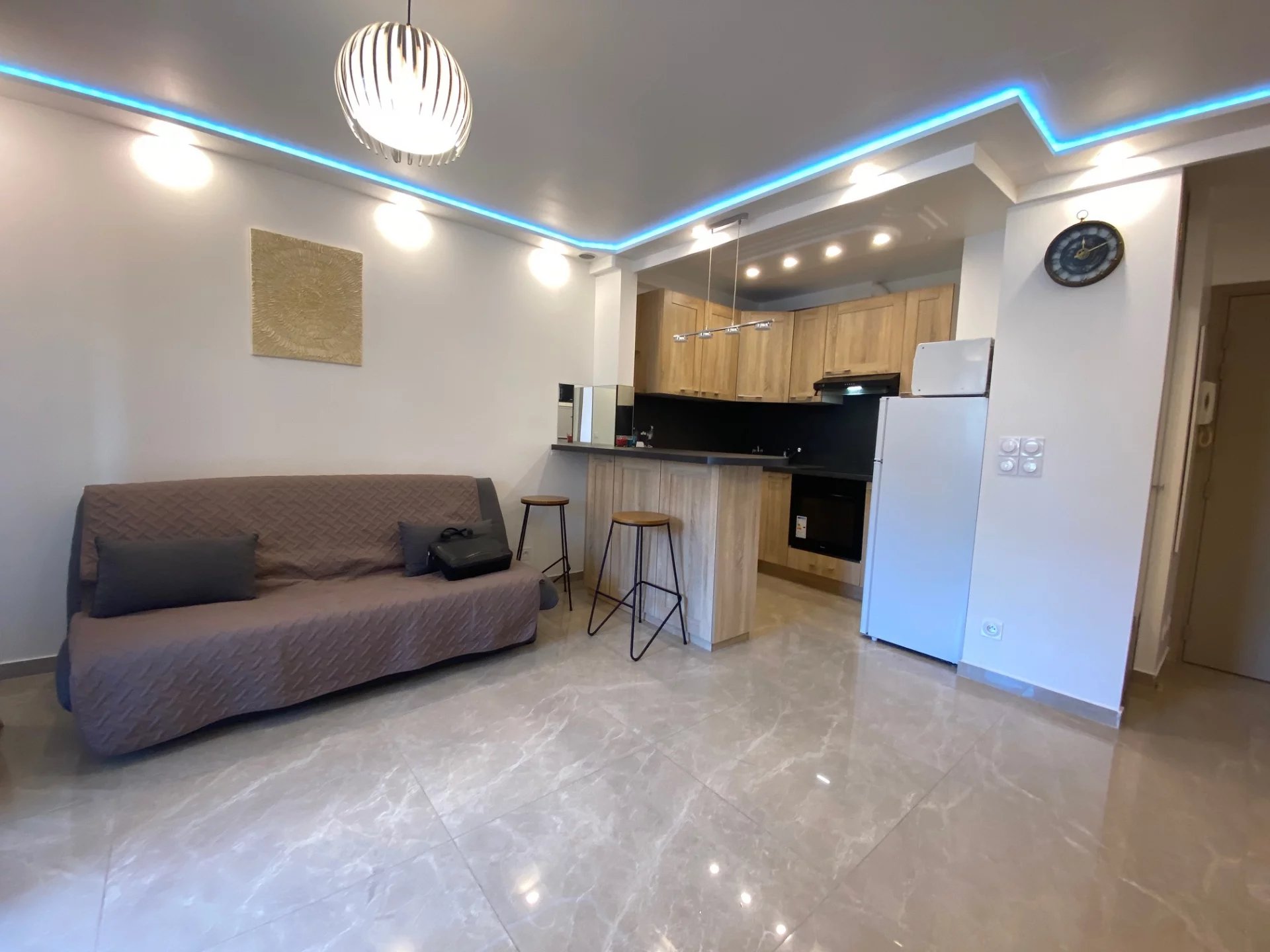 Vente Appartement 34m² 2 Pièces à Cannes la Bocca (06150) - Aiello Rosario Immobilier
