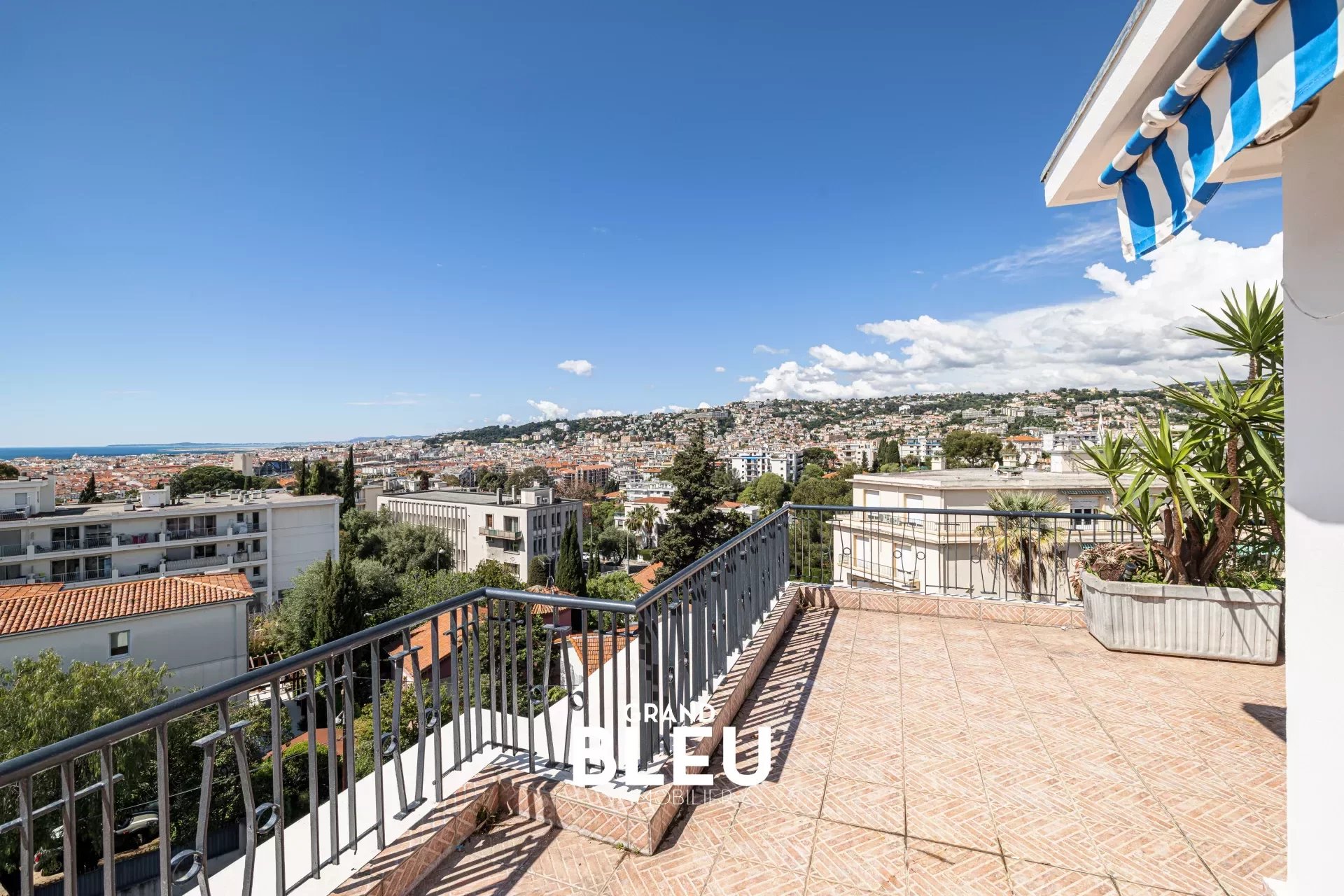 Vente Appartement 83m² 3 Pièces à Nice (06000) - Grand Bleu Immobilier Collines