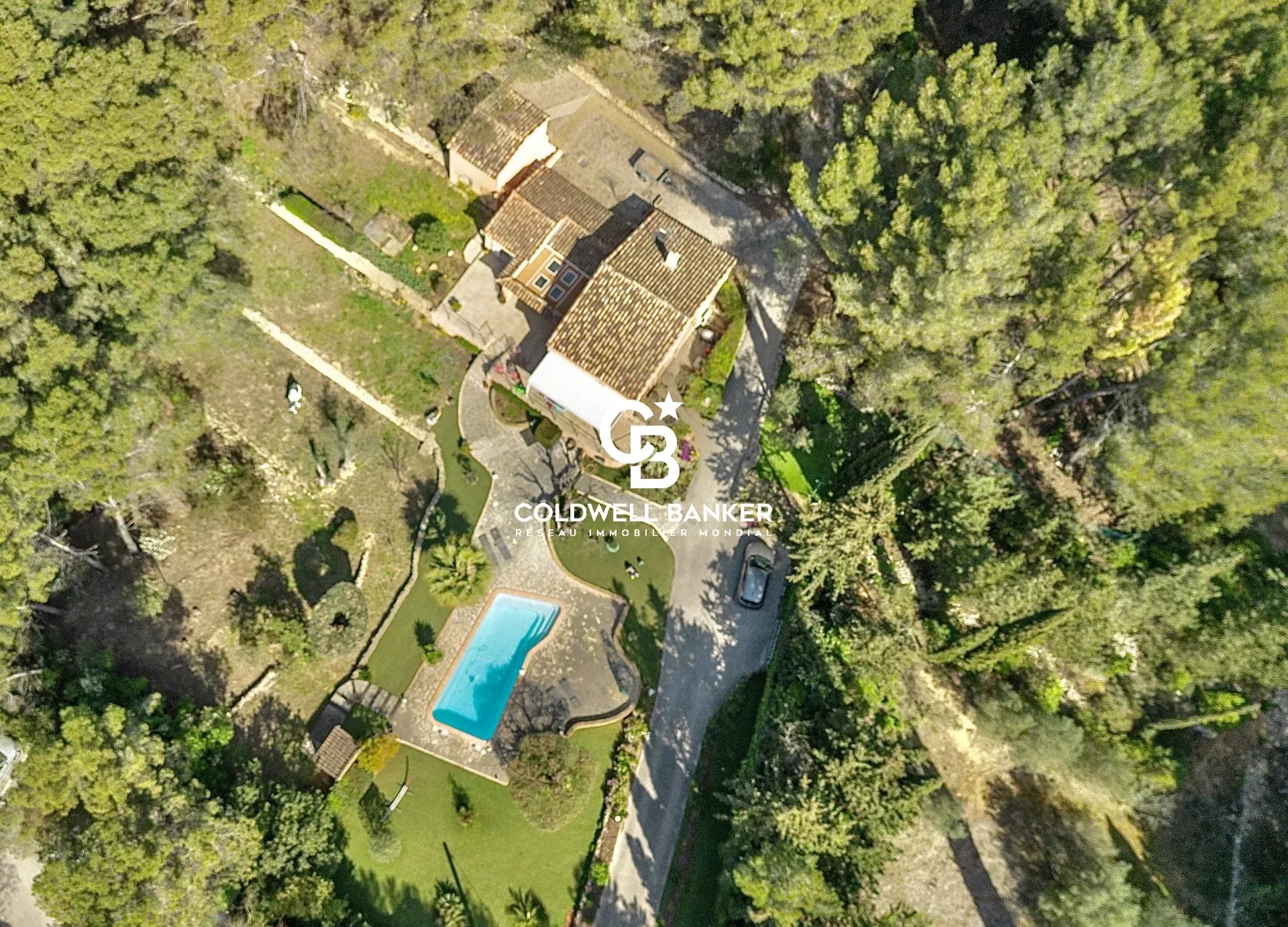 Villa avec piscine et dépendances, piscine - 83110 Sanary sur Mer