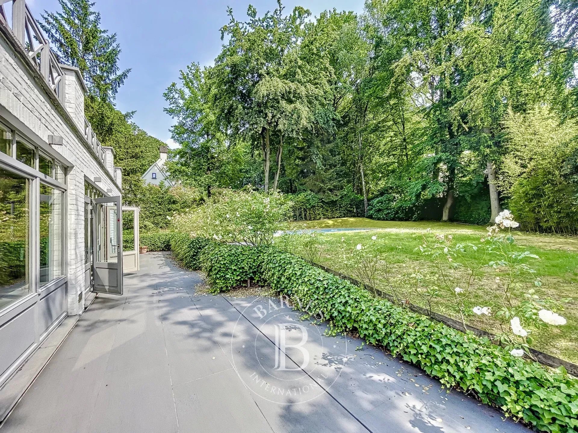 Uccle - Prince dOrange - Renovated villa with garden and poo