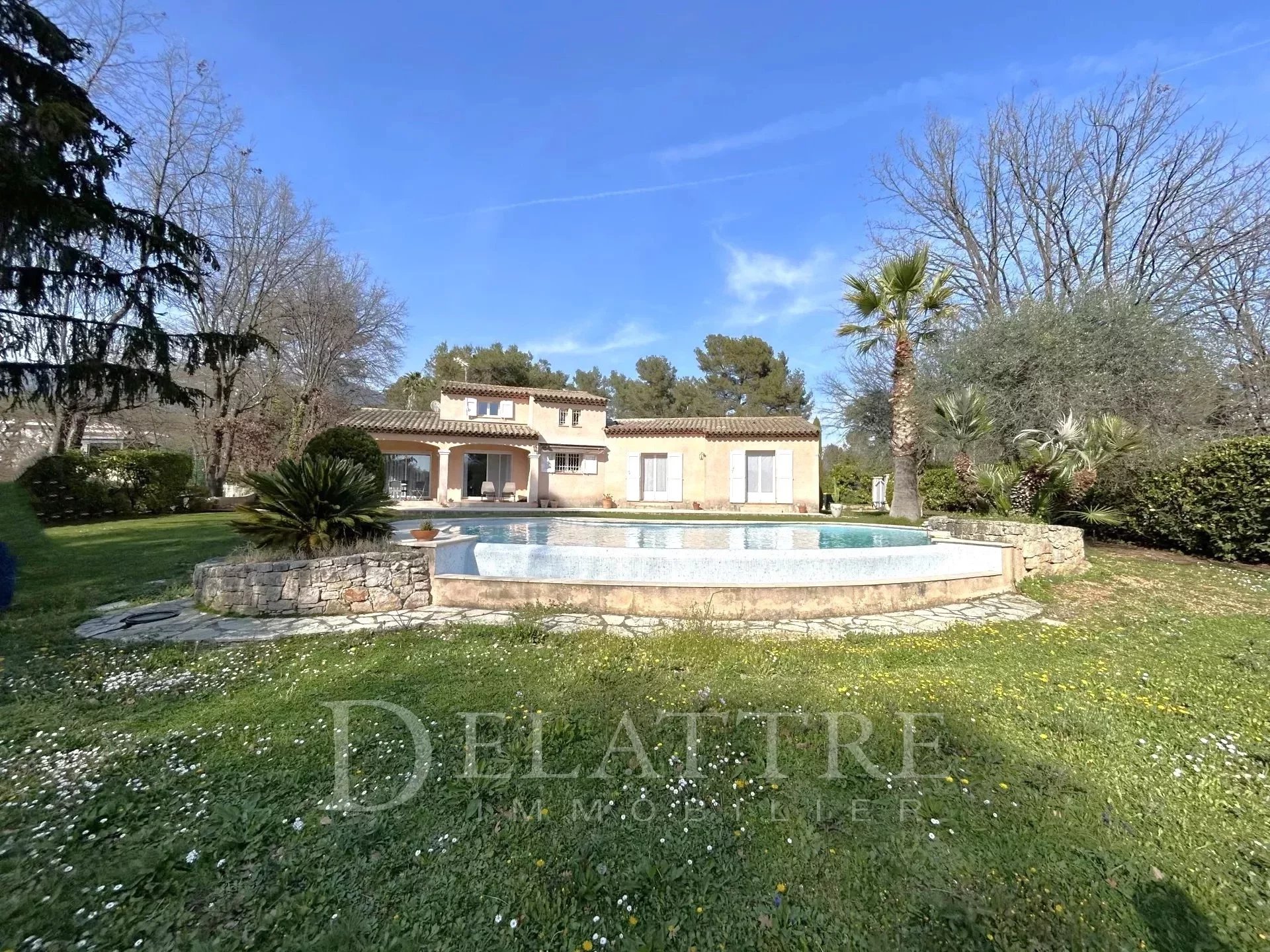 Vente Maison 186m² à Roquefort-les-Pins (06330) - Delattre Immobilier