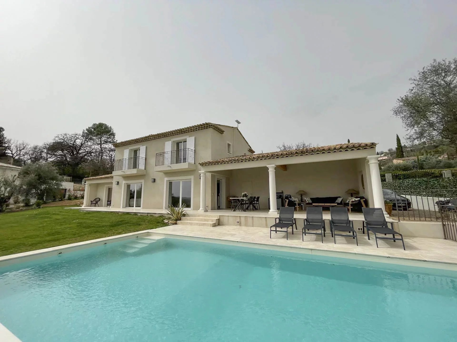 Quality villa with view and pool - Montauroux