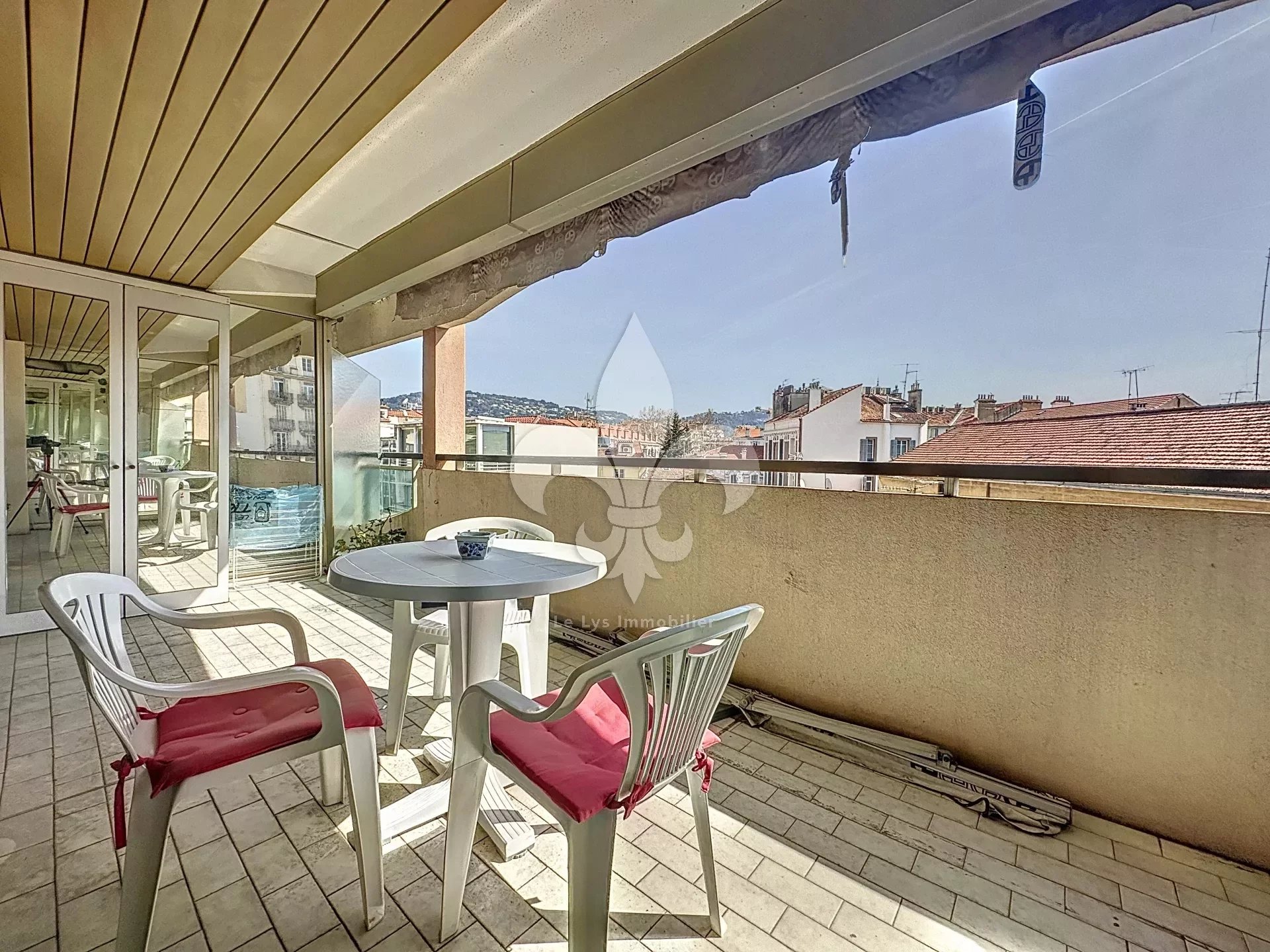 Cannes - Centre : Appartement 2 pièces avec terrasse