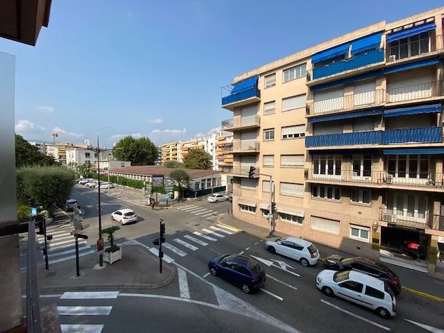 Vente Appartement 54m² 3 Pièces à Saint-Laurent-du-Var (06700) - L'Agence Alberti Nice