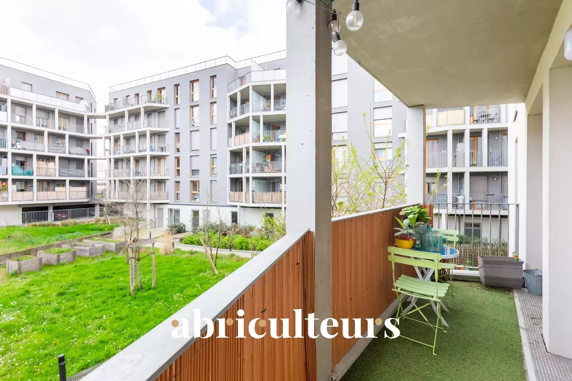 Appartement 5 pièces de 92m2 avec balcons et parking - Ivry-sur-Seine