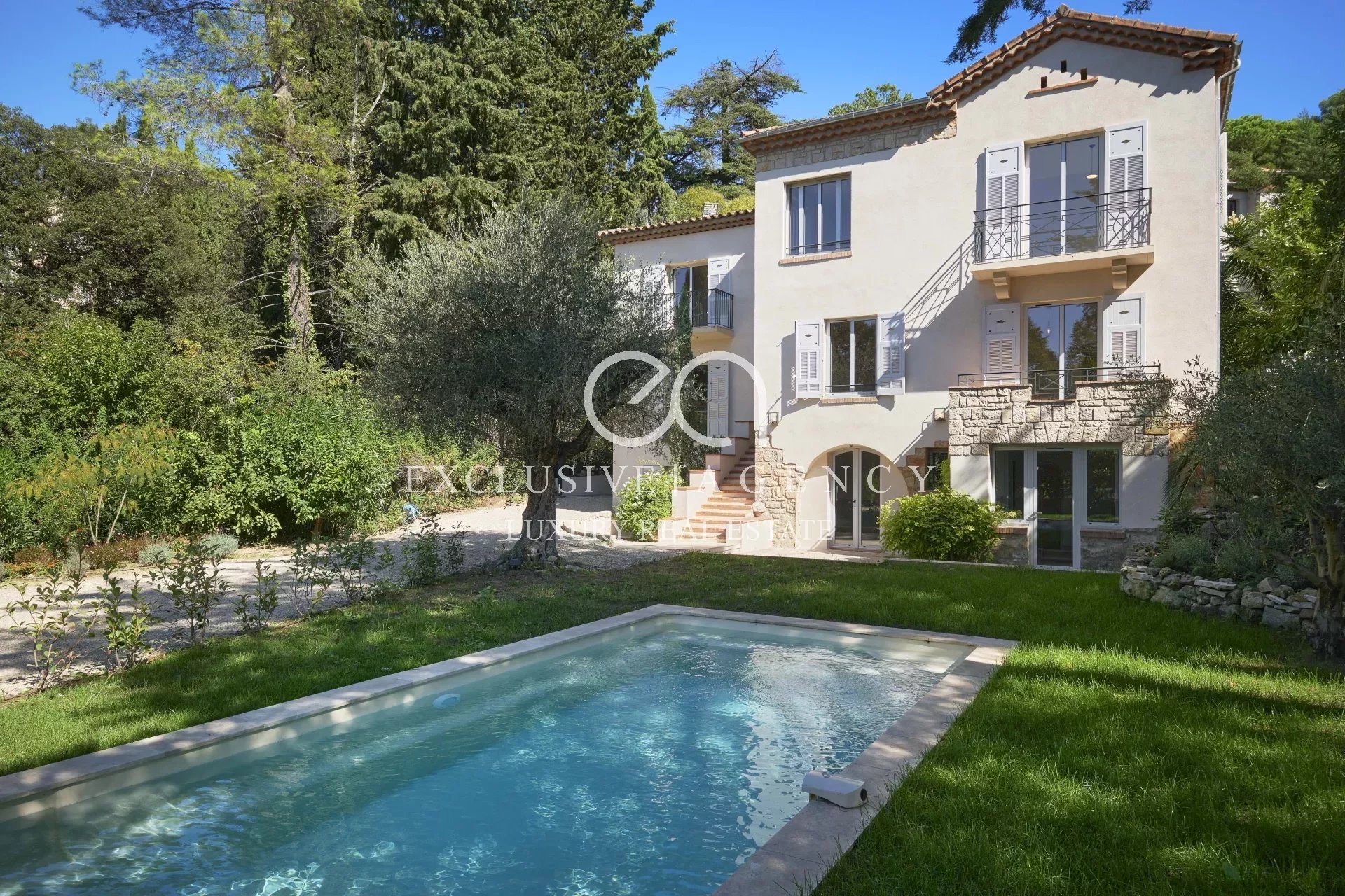 Le Cannet house of 257sqm with garden and pool