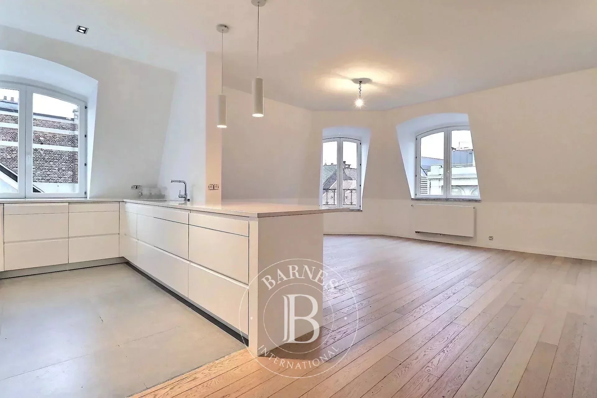 Place Stéphanie - Fully renovated 3 bedroom apartment