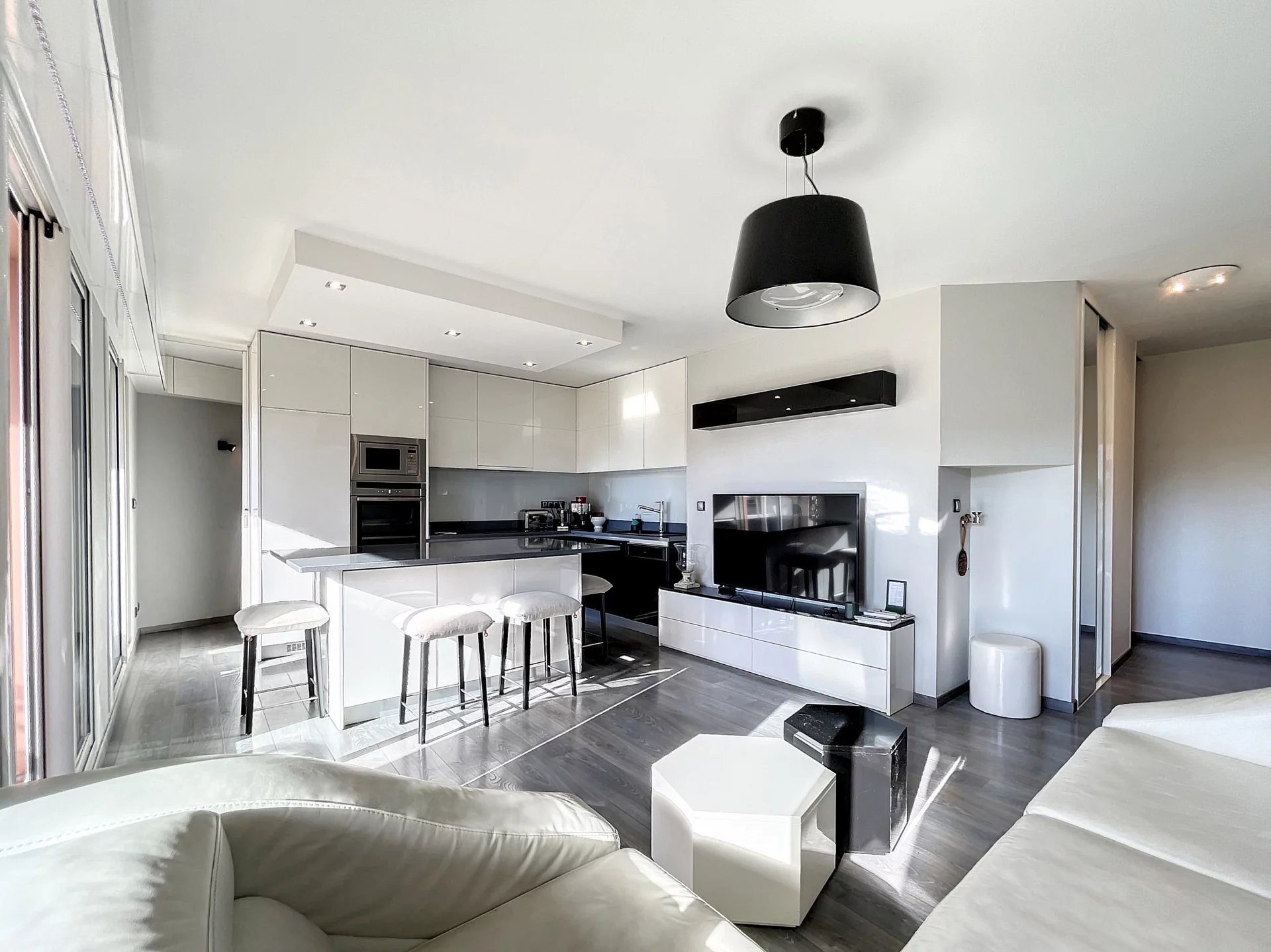 Appartement moderne équipé - Allées Provençales