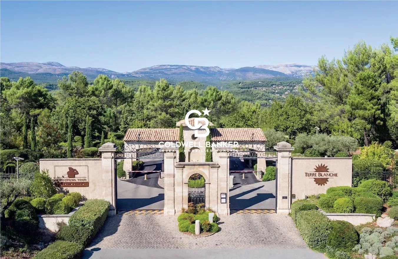 Fayence /Tourrettes (83) - Luxueuse villa de 250 m²