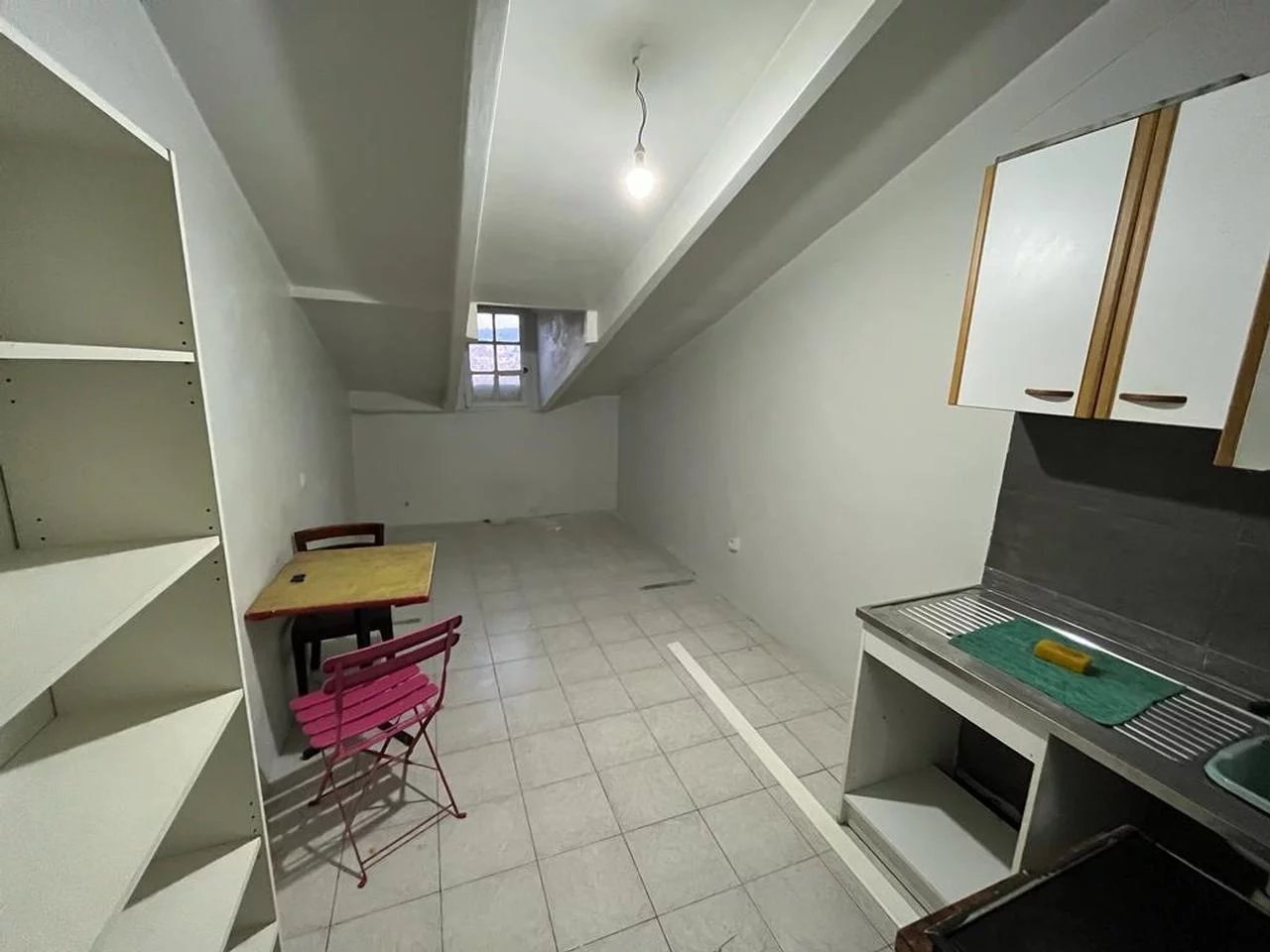 Appartement  1 Locali 12.8m2  In vendita    85 000 €