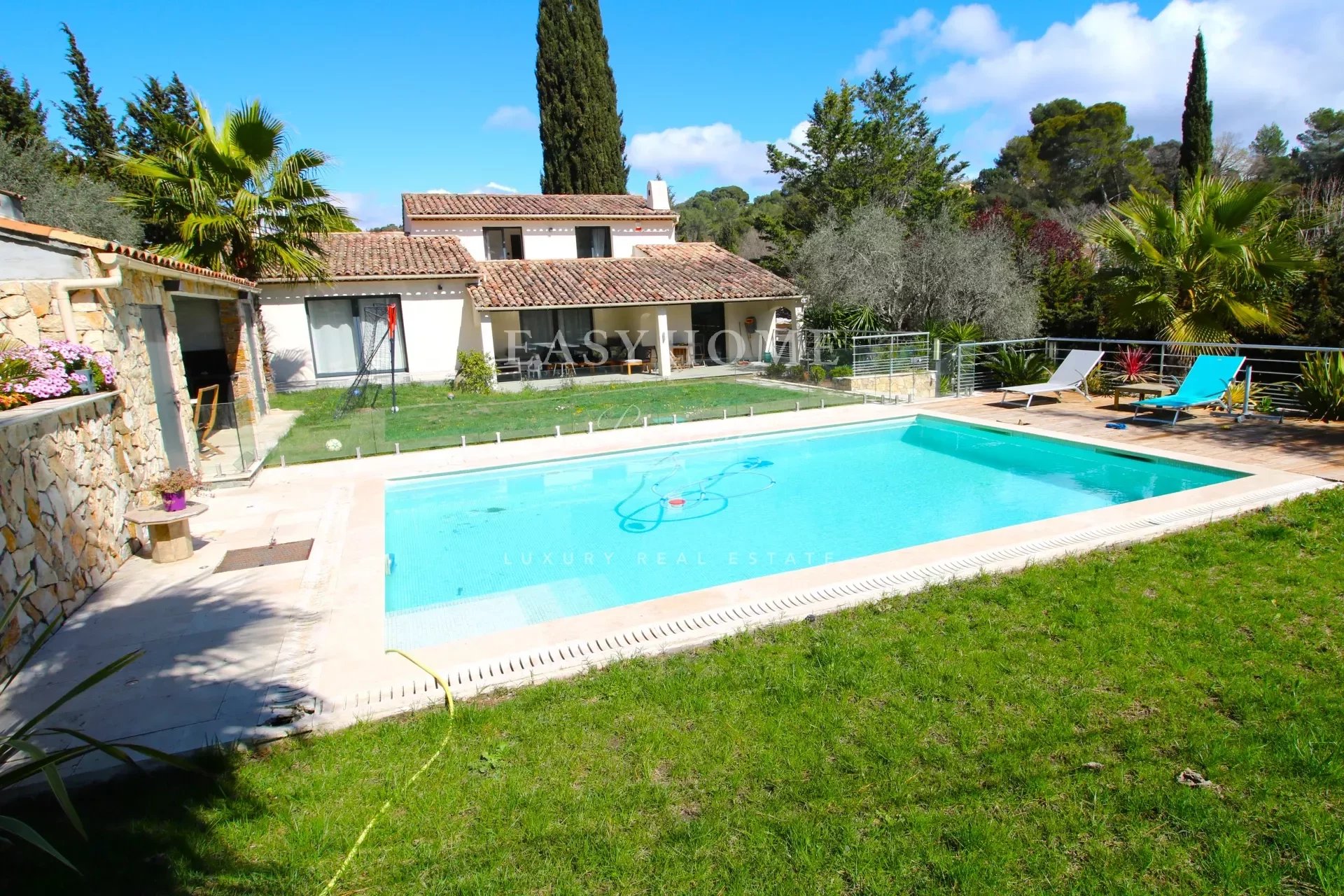 Purchase/Sale Villa Mougins with possibility of building a 2nd villa