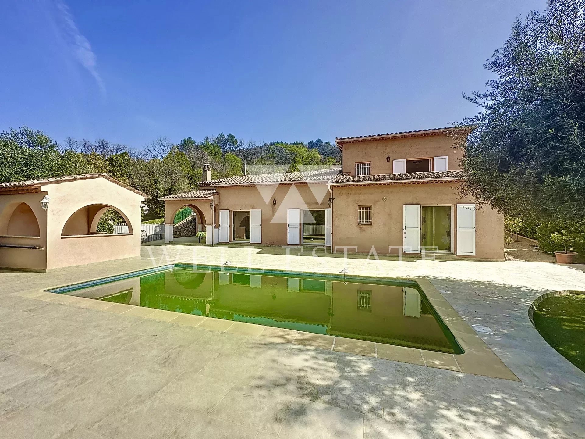 VILLA IN GRASSE 240M2 ON A 2000M2 PLOT WITH POOL AND PANORAMIC VIEW