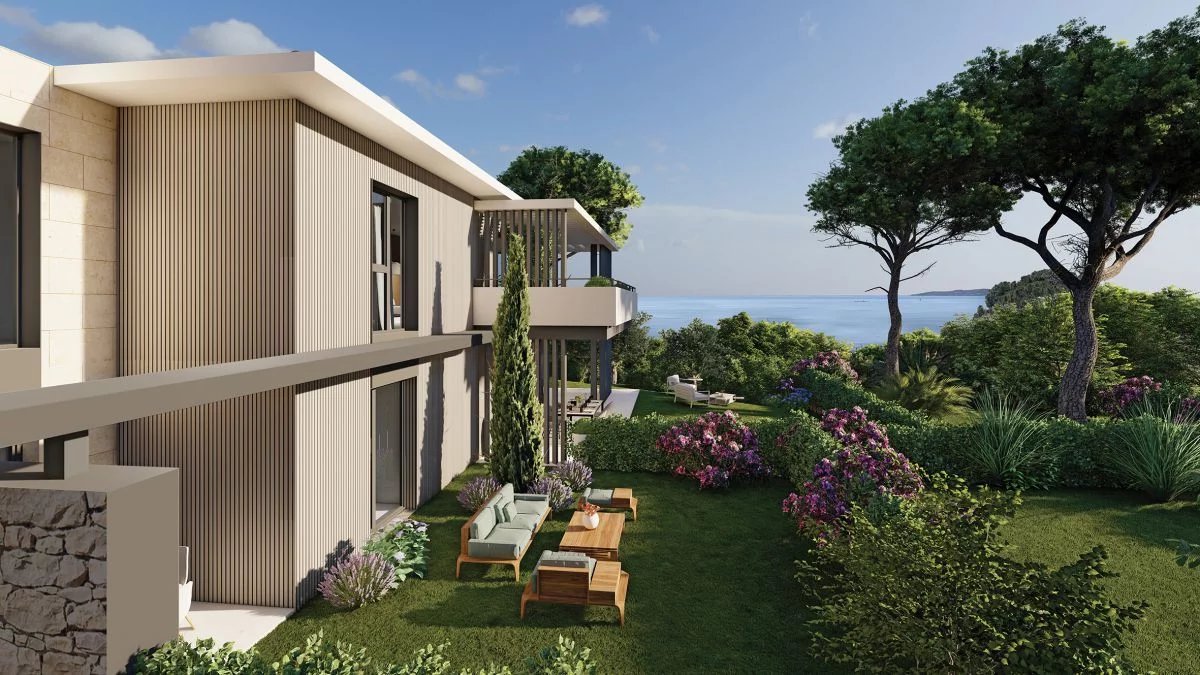 Sale - Apartment Sainte-Maxime - 1,900,000 €