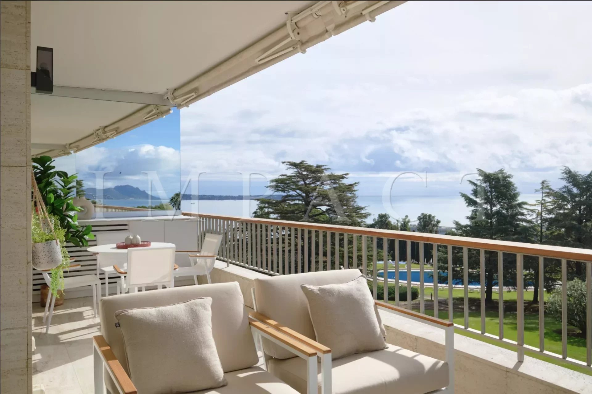 Cannes Californie sea view apartment for sale