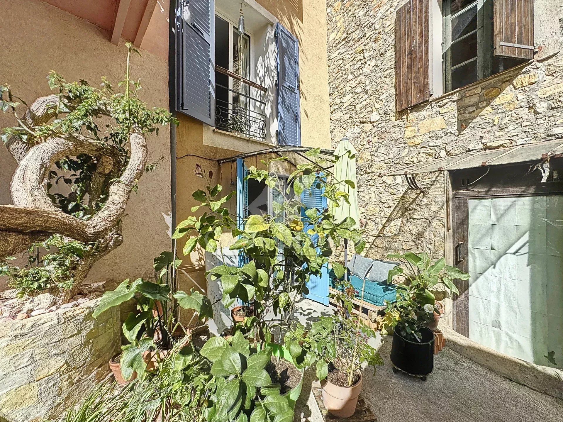DETACHED HOUSE 3 BEDROOMS - OLD LE CANNET