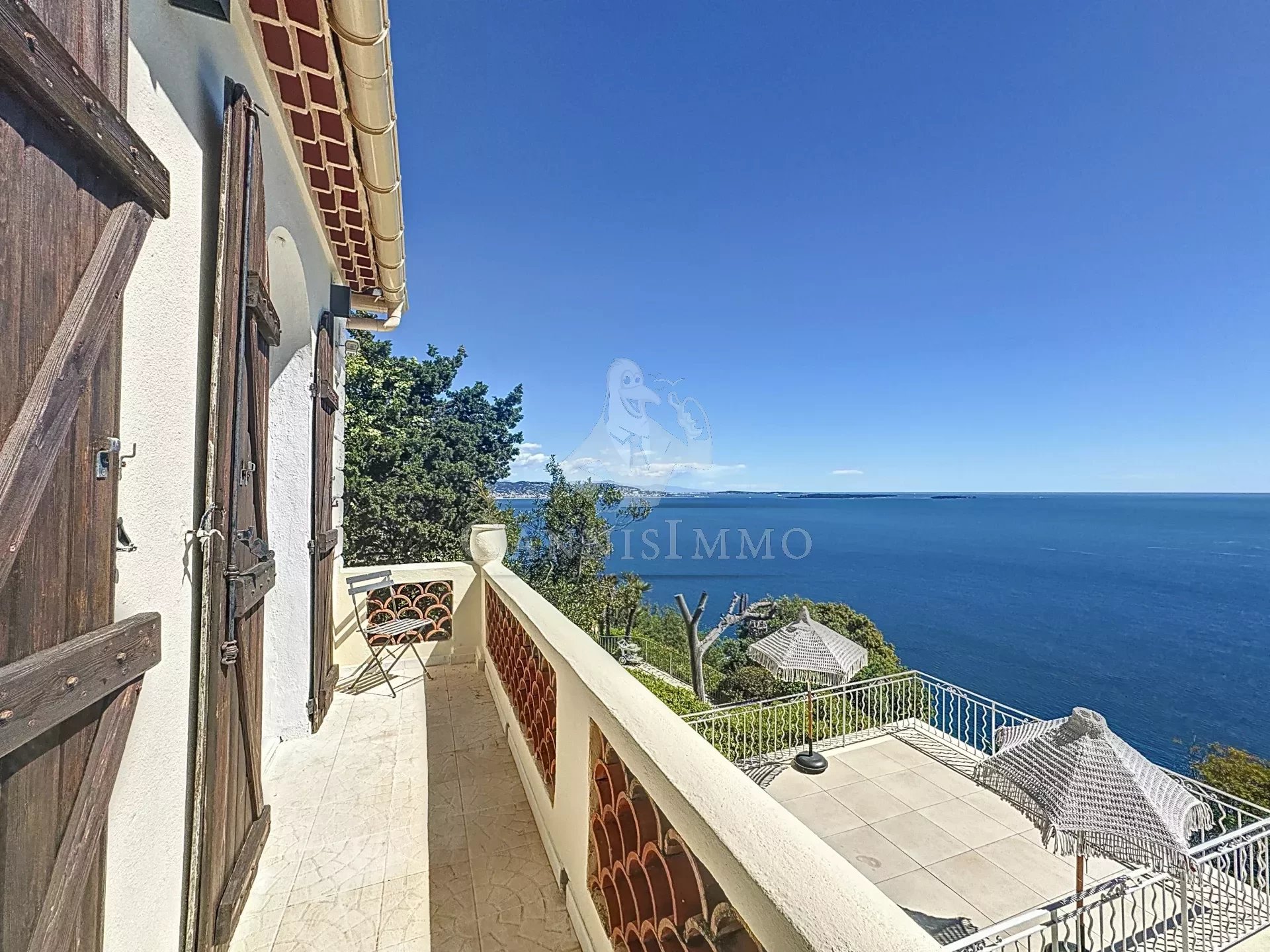 UNIQUE ON THE MARKET! THEOULE-SUR-MER DETACHED HOUSE PANORAMIC SEA VIEW