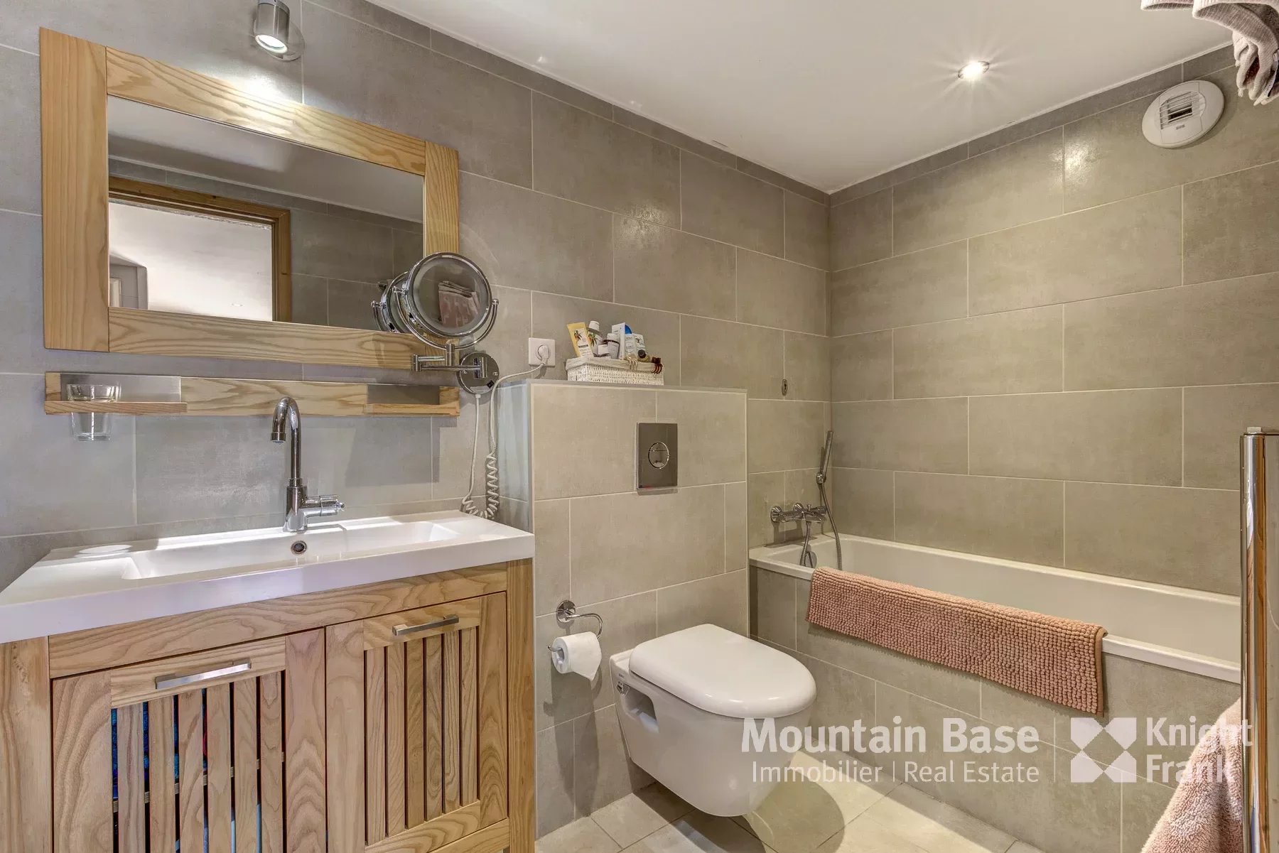 Photo of Fabulous 6 bedroom chalet, Montriond