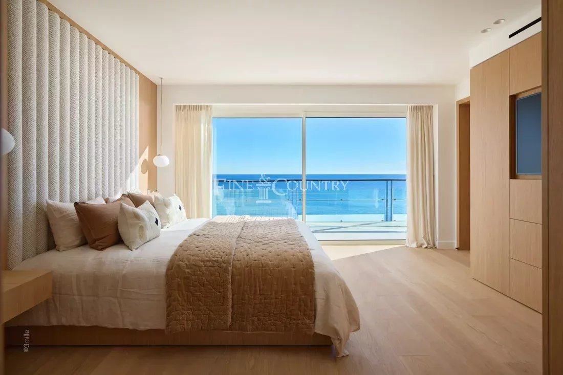 Photo of Beachfront apartment for sale in Cannes