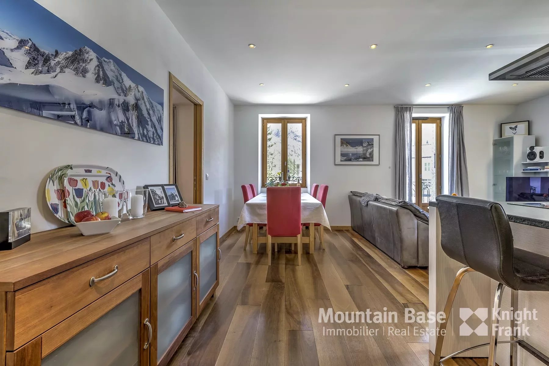 A 2 bedroom 2 bathroom apartment in the centre of Argentière Accommodation in Chamonix