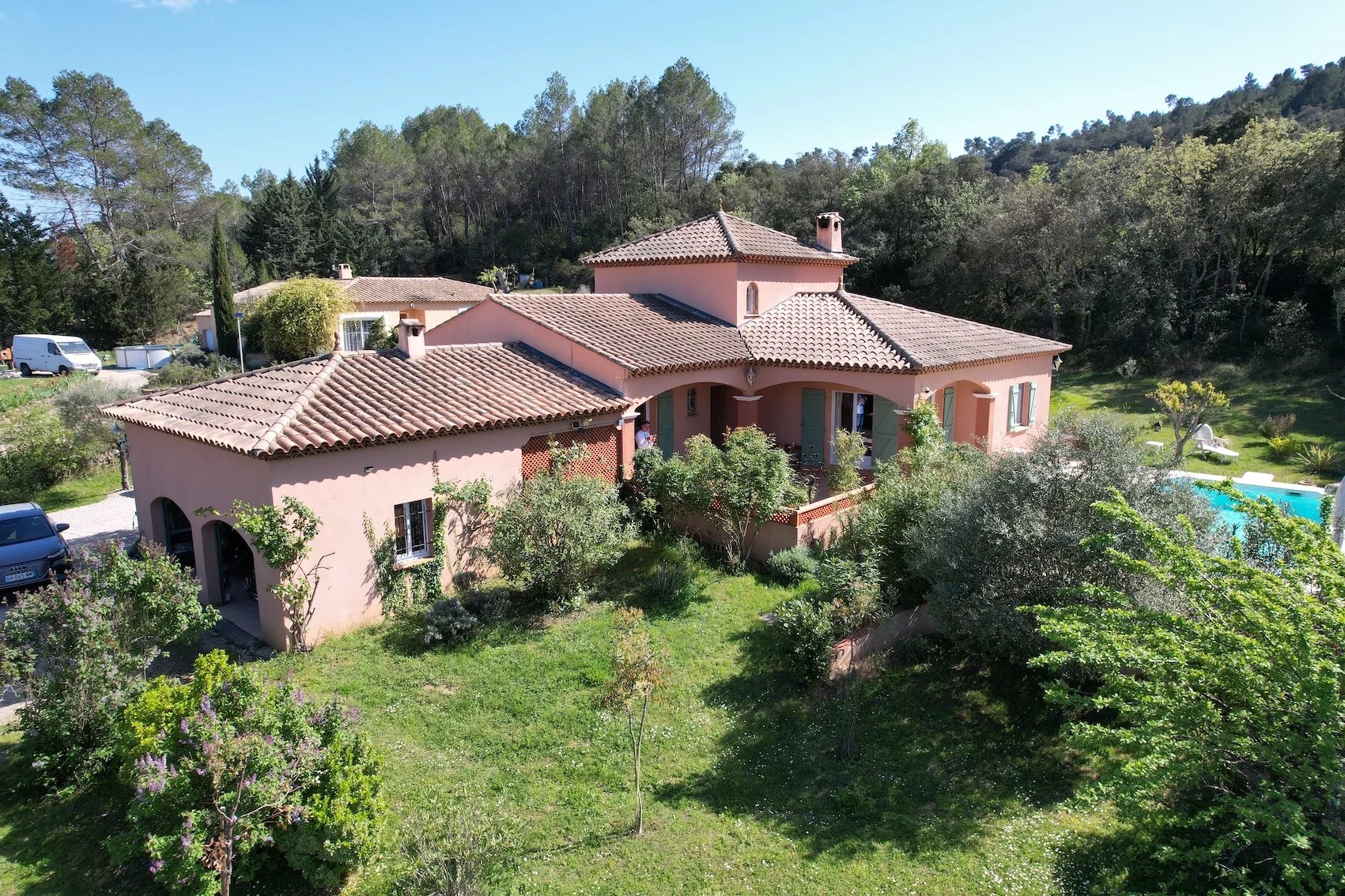 HOUSE - 20 MINUTES FROM COTIGNAC