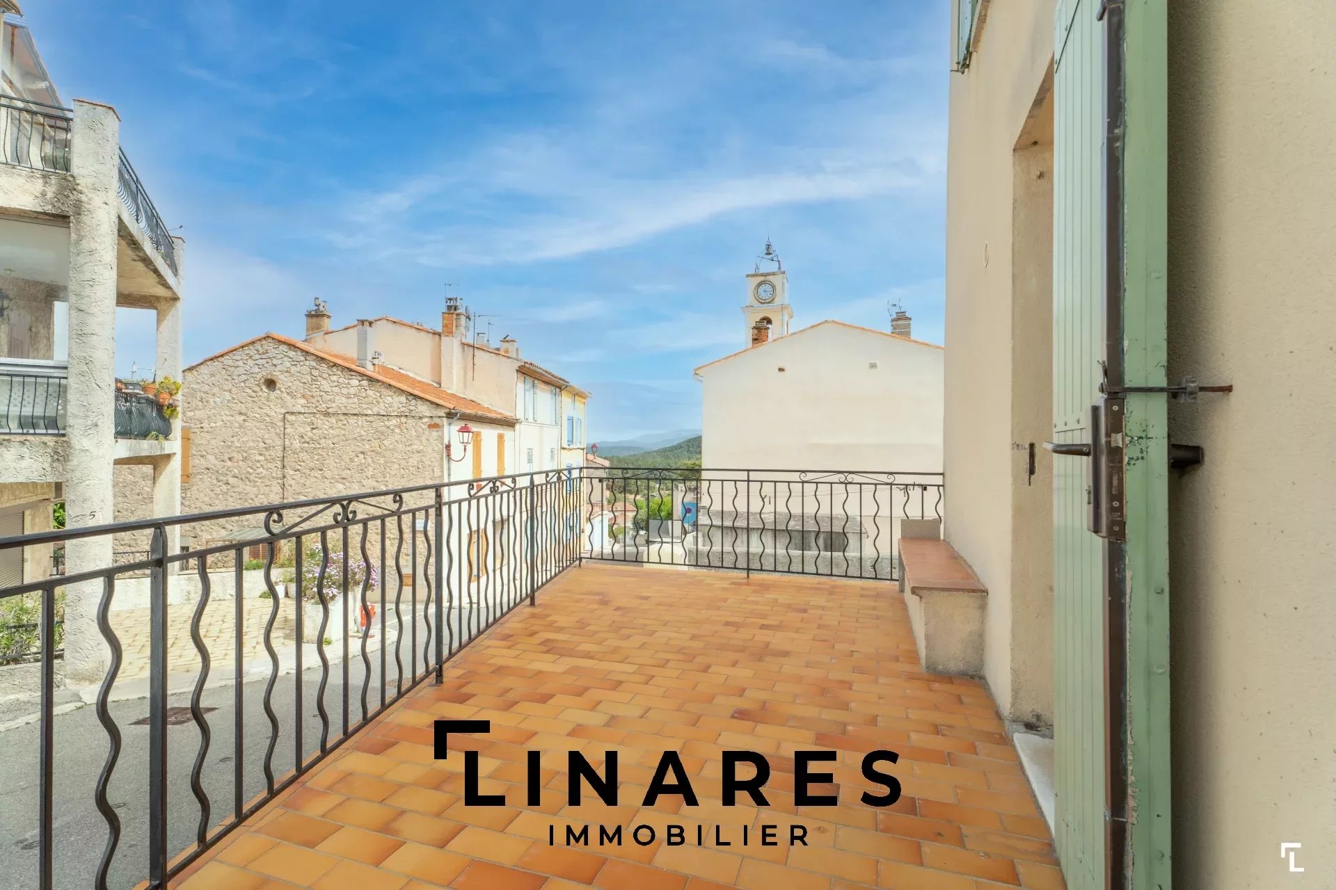 COEUR DE VILLAGE - Appartement T3 de 63m² + Terrasse 15m² + Cave 32m² - 13950 CADOLIVE