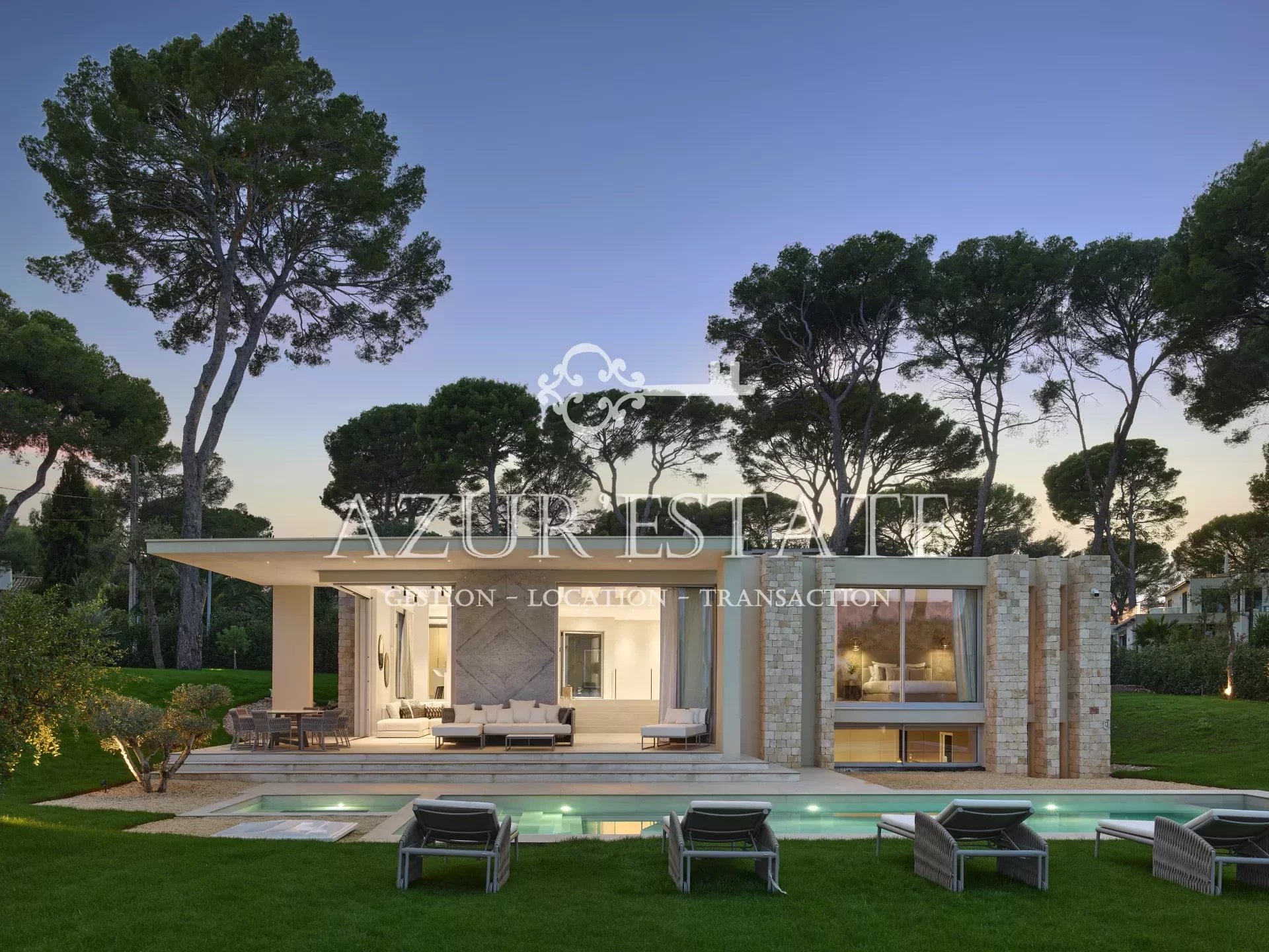 Vente Maison 330m² 6 Pièces à Antibes (06600) - Azur'Estate