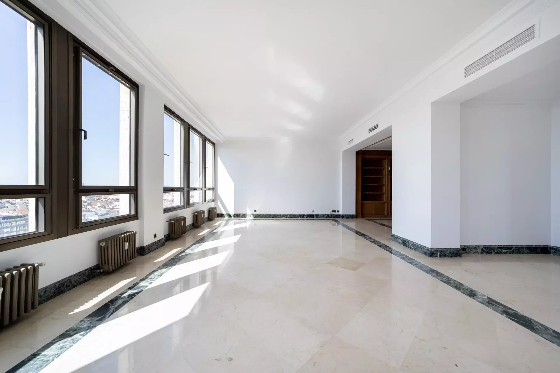 Penthouse Madrid - picture 4 title=