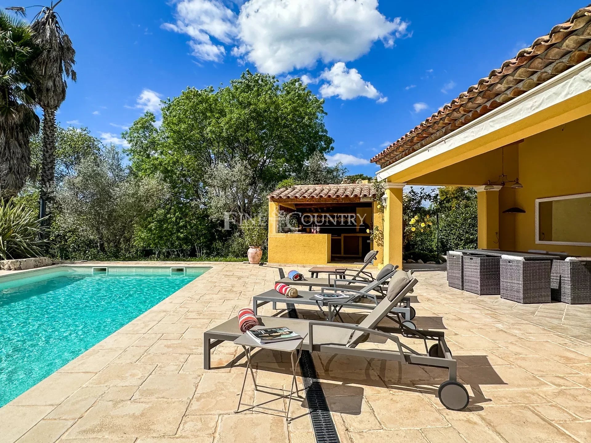 Photo of Elegant Villa with Pool for Sale in Quiet Residential area of Vence