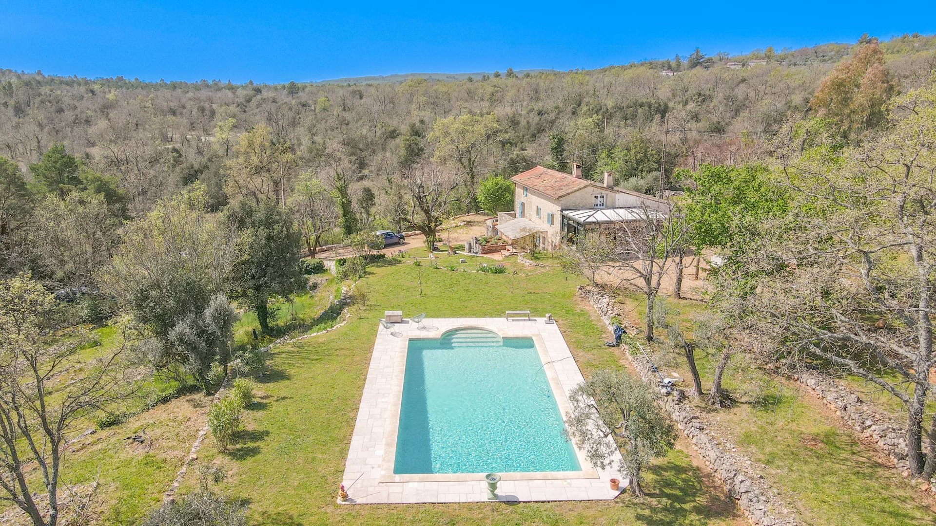 Pays de Fayence : Magnificent farmhouse on large plot of land, in a peaceful setting